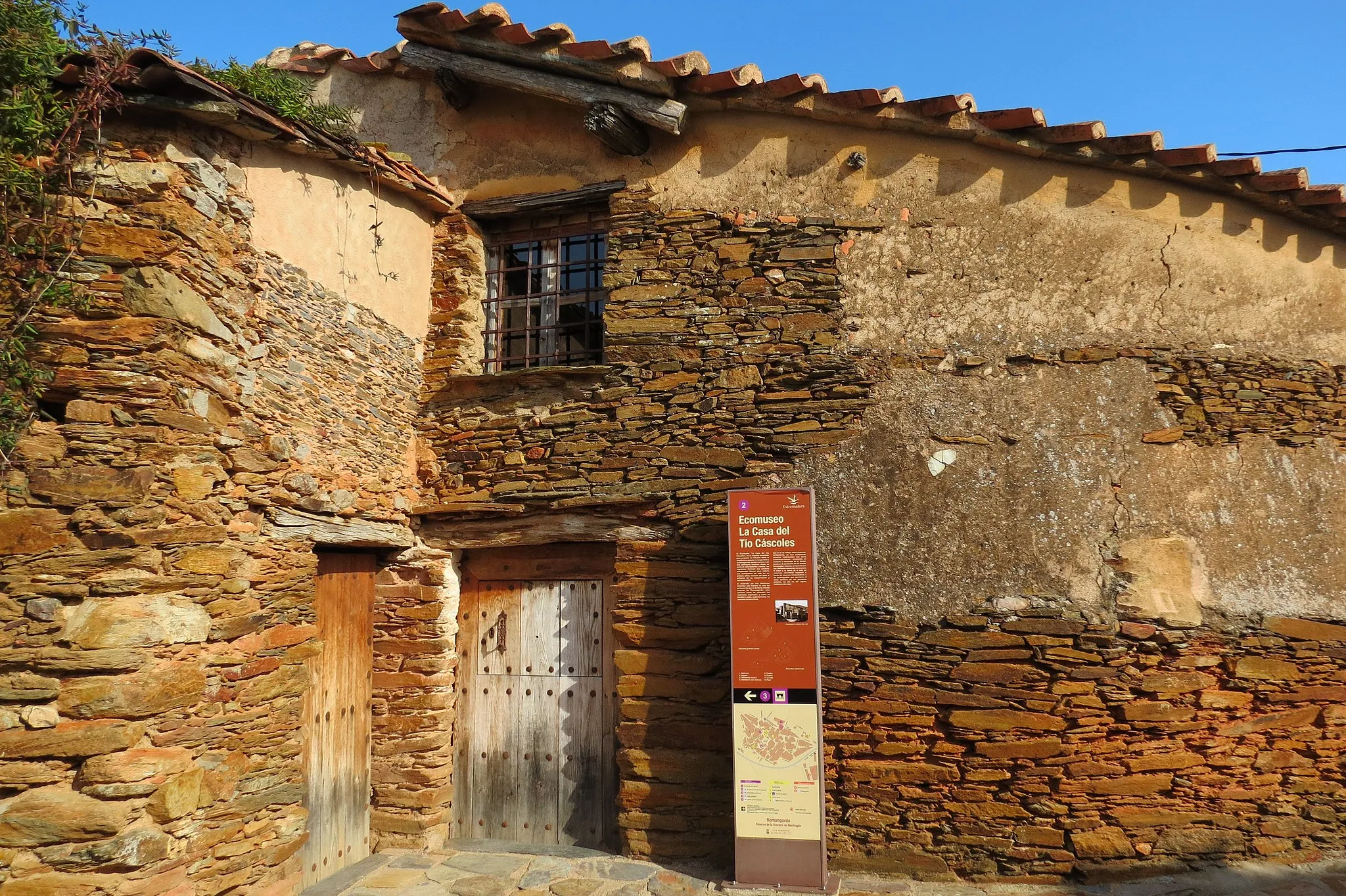 Photo showing: Fachada del Ecomuseo Casa del Tío Cáscoles en Romangordo (Cáceres)(España)