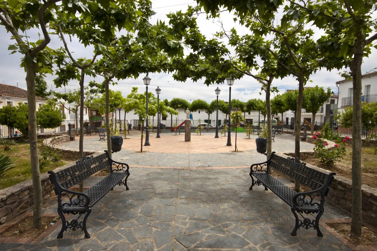 Photo showing: Plaza Dos bonillas Alía