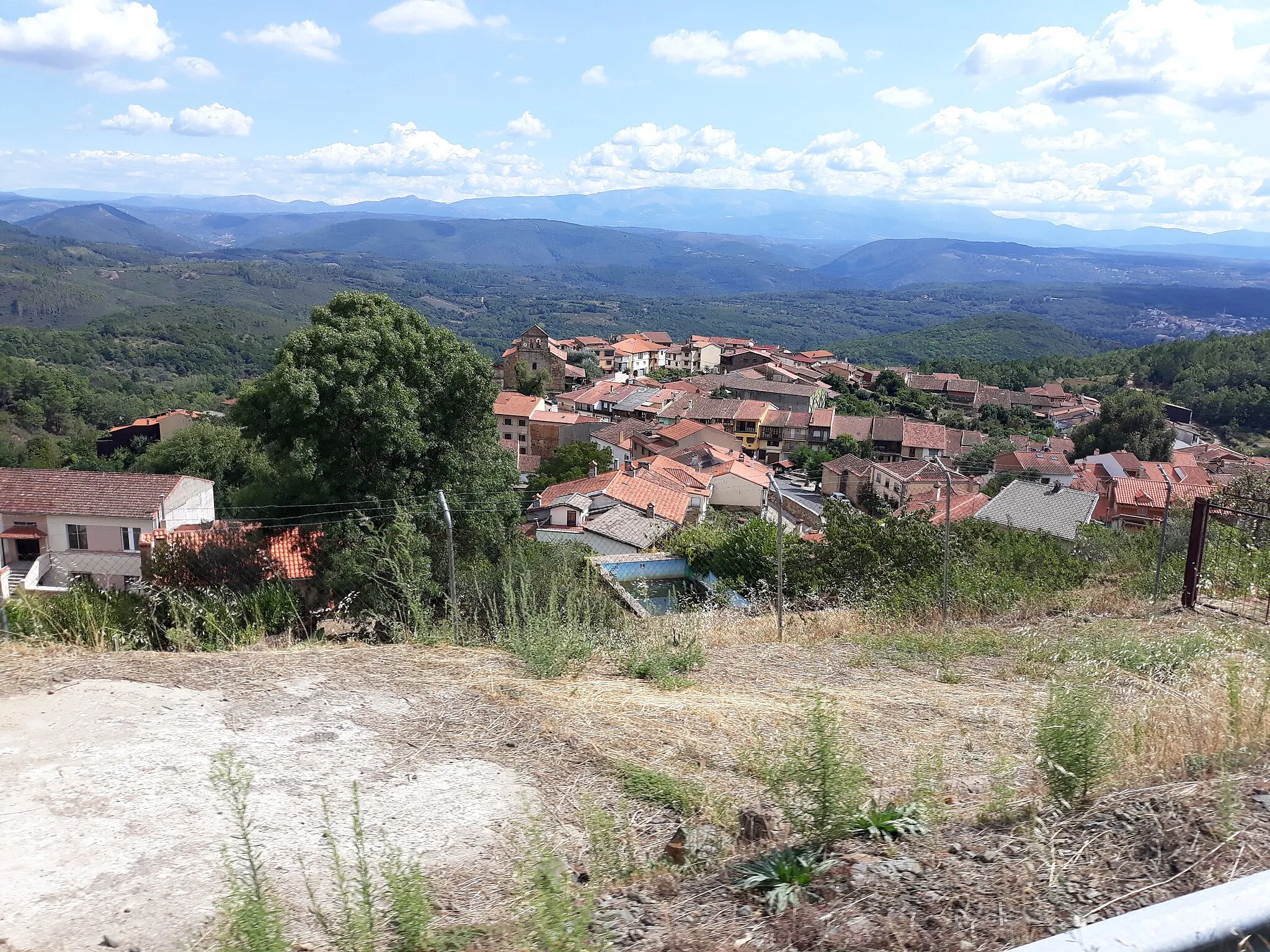 Photo showing: Vista panorámica de Villanueva del Conde desde la carretera