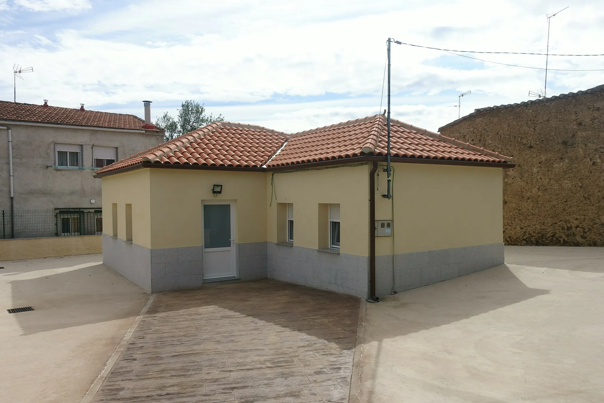 Photo showing: Consultorio médico de Zamarra (Salamanca, España).