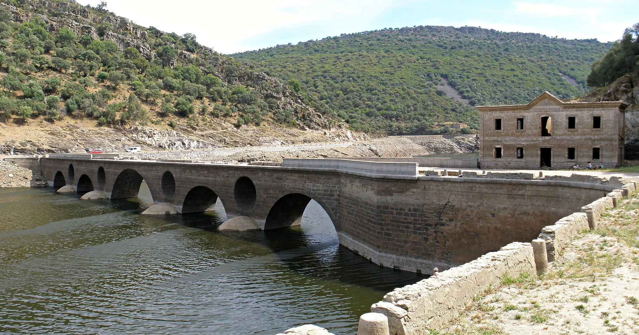 Photo showing: Puente del Cardenal, Monfragüe. Sólo es visible cuando el nivel del río Tajo es muy bajo.