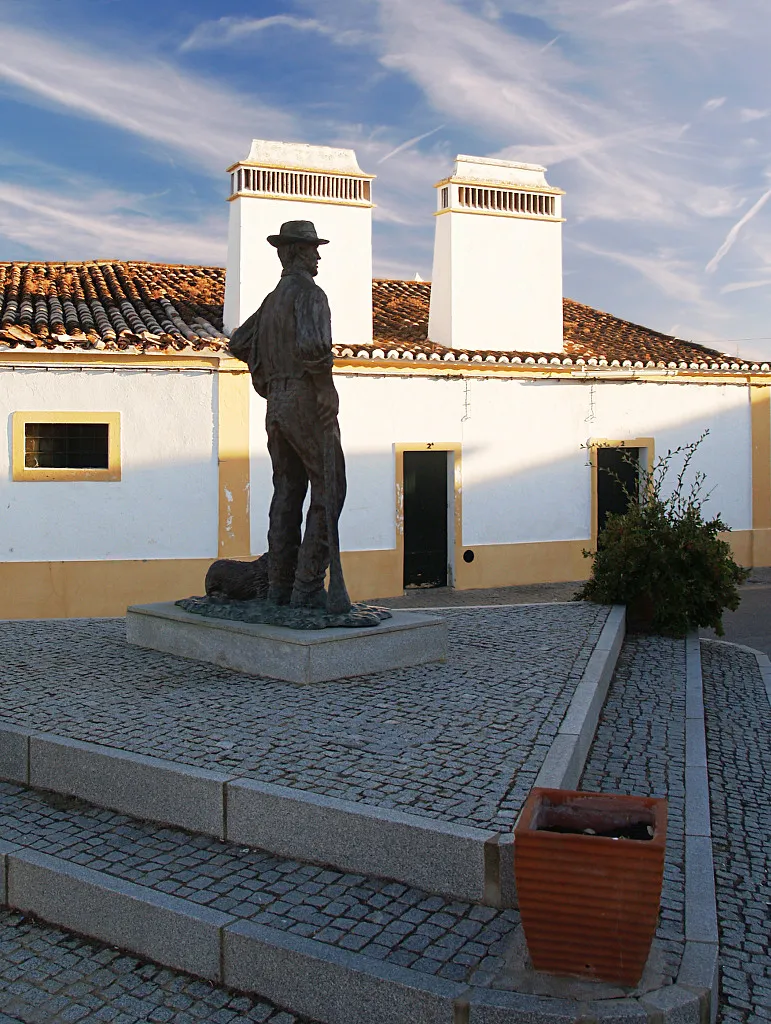 Photo showing: Estátua do vaqueiro em Santa Eulália, Elvas