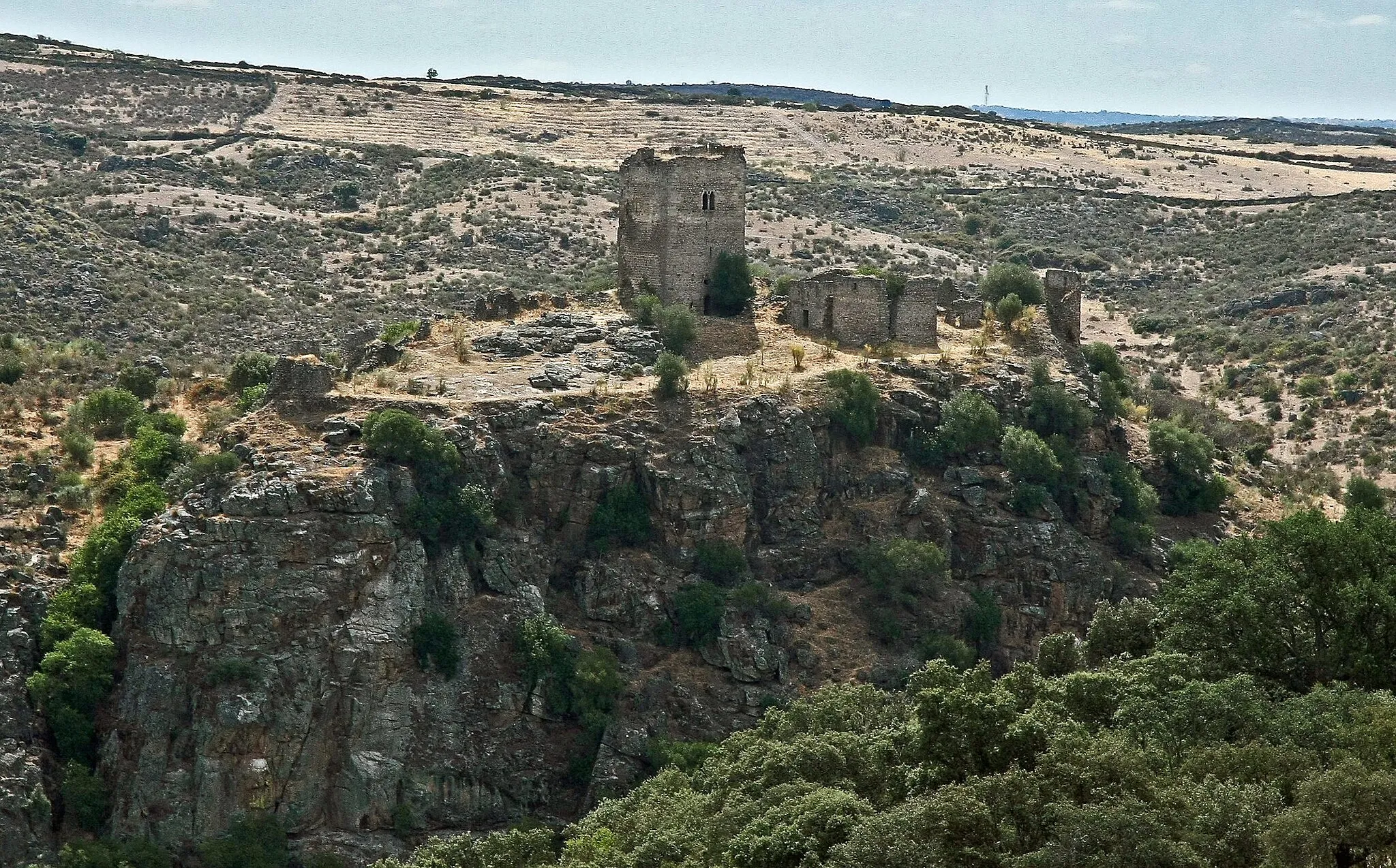 Photo showing: Castelo de Peñafiel (Espanha) visto de Salvaterra do Extremo - Portugal