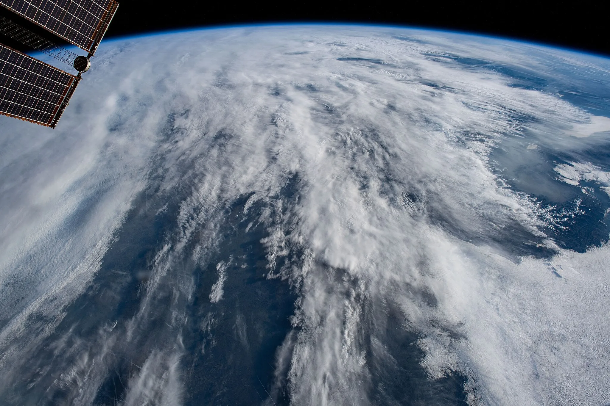 Photo showing: View of Earth taken during ISS Expedition 62.