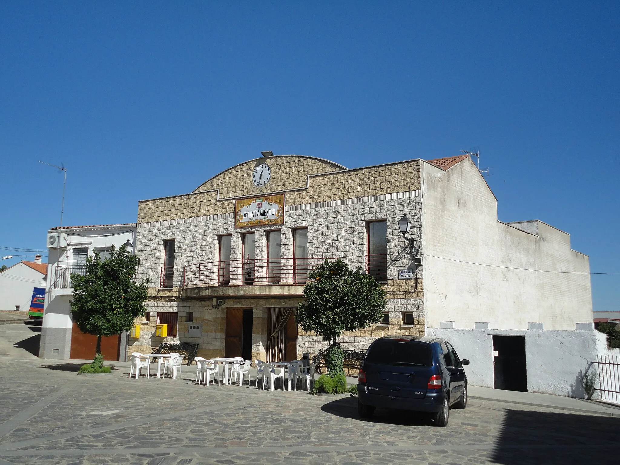 Photo showing: Casa consistorial de Santa Marta de Magasca, provincia de Cáceres, España.