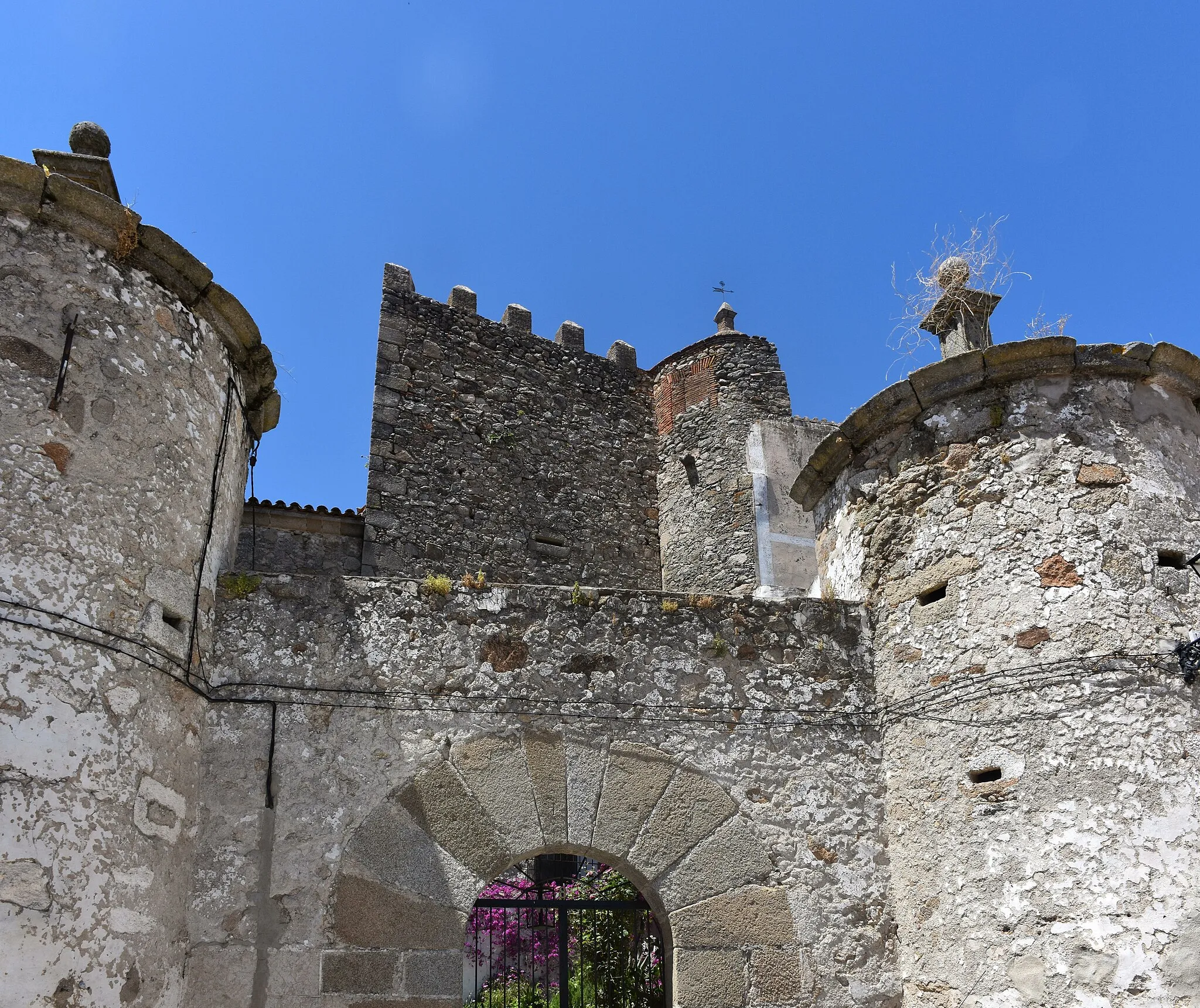 Photo showing: Entrance to Brozas Castle (Castillo El Palacio)