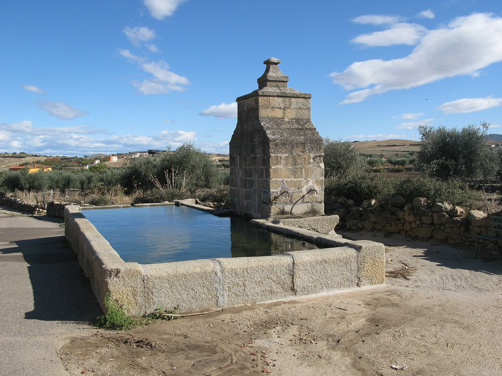 Photo showing: Fuente del Villar del Pedroso