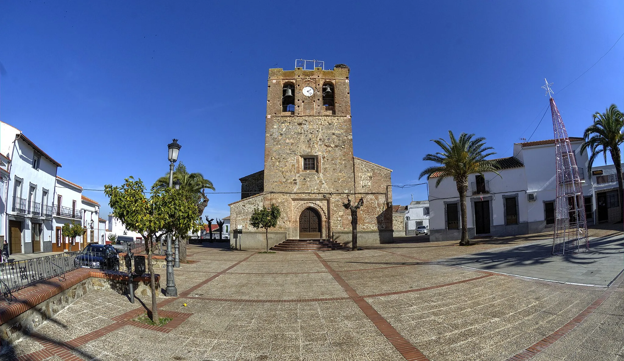 Photo showing: La iglesia del siglo XV de Nuestra Señora de los Ángeles, en Hinojosa del Valle, Badajoz.