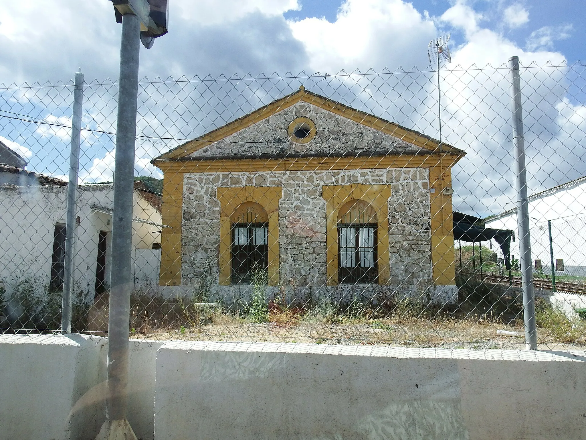 Photo showing: Antigua caseta de la estación de Jabugo-Galaroza, en la provincia de Huelva.