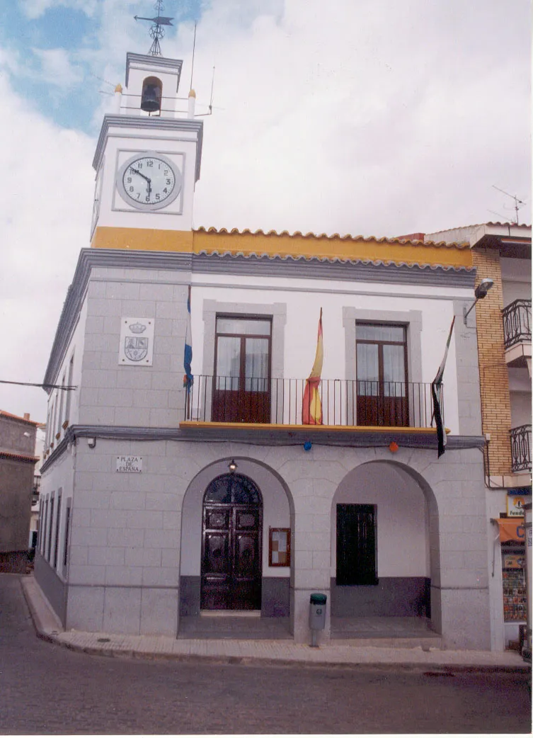 Photo showing: Fachada principal del ayuntamiento de Peñalsordo, Badajoz.