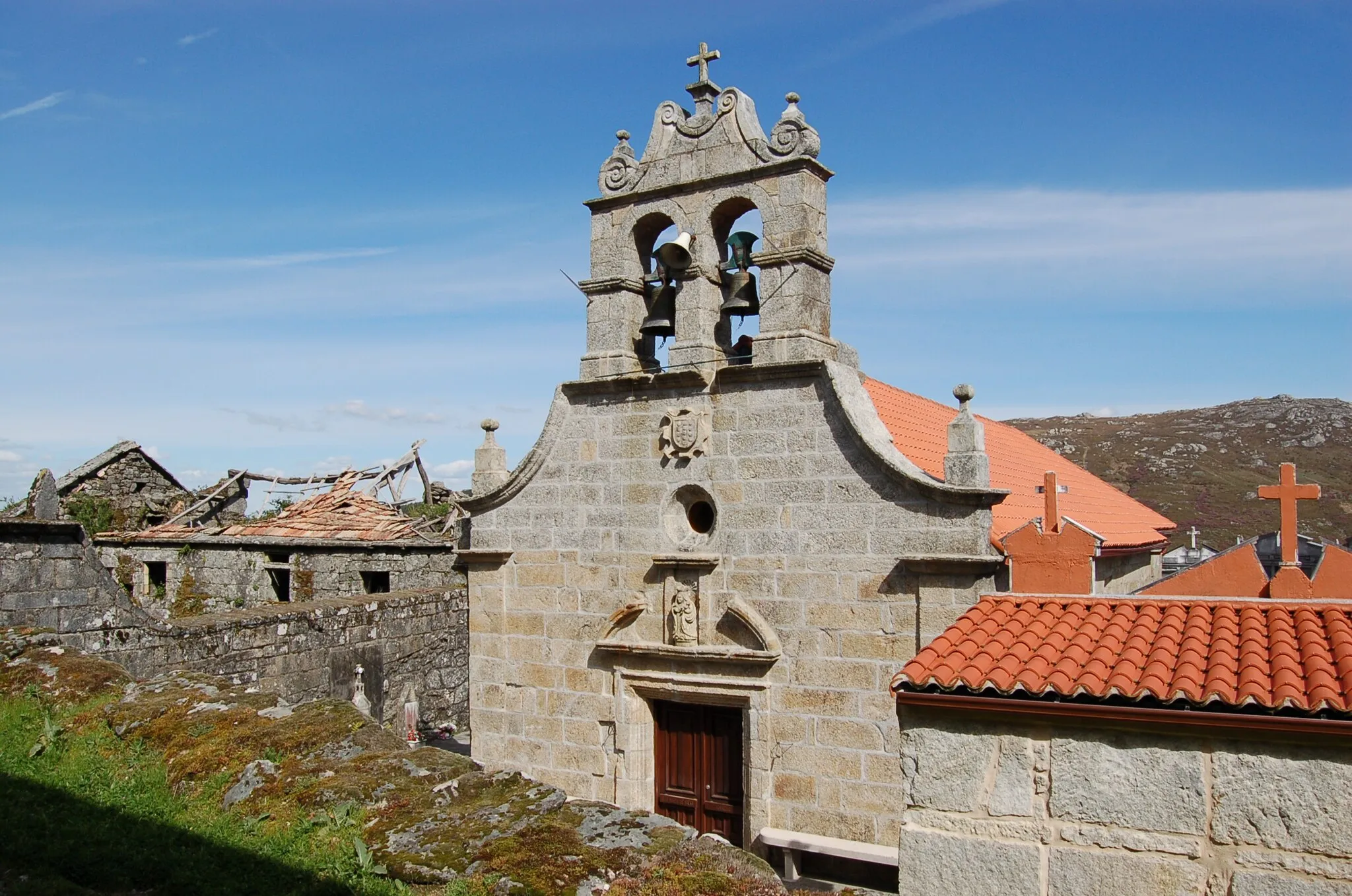 Photo showing: Igrexa parroquial de Santa María de Nieva, no concello de Avión