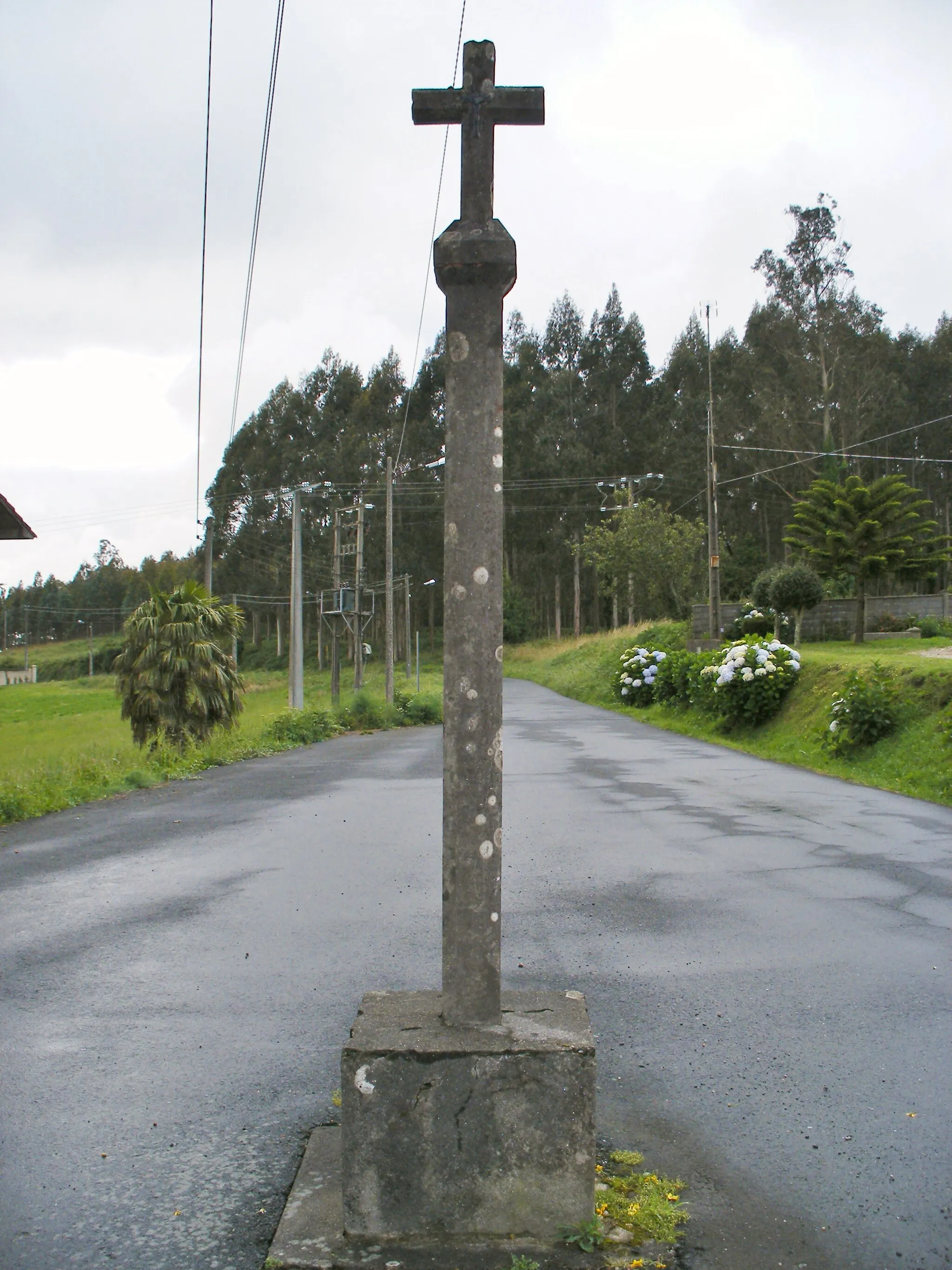 Photo showing: Cruceiro na parroquia cabanesa de Santa Cruz do Salto, provincia da Coruña.