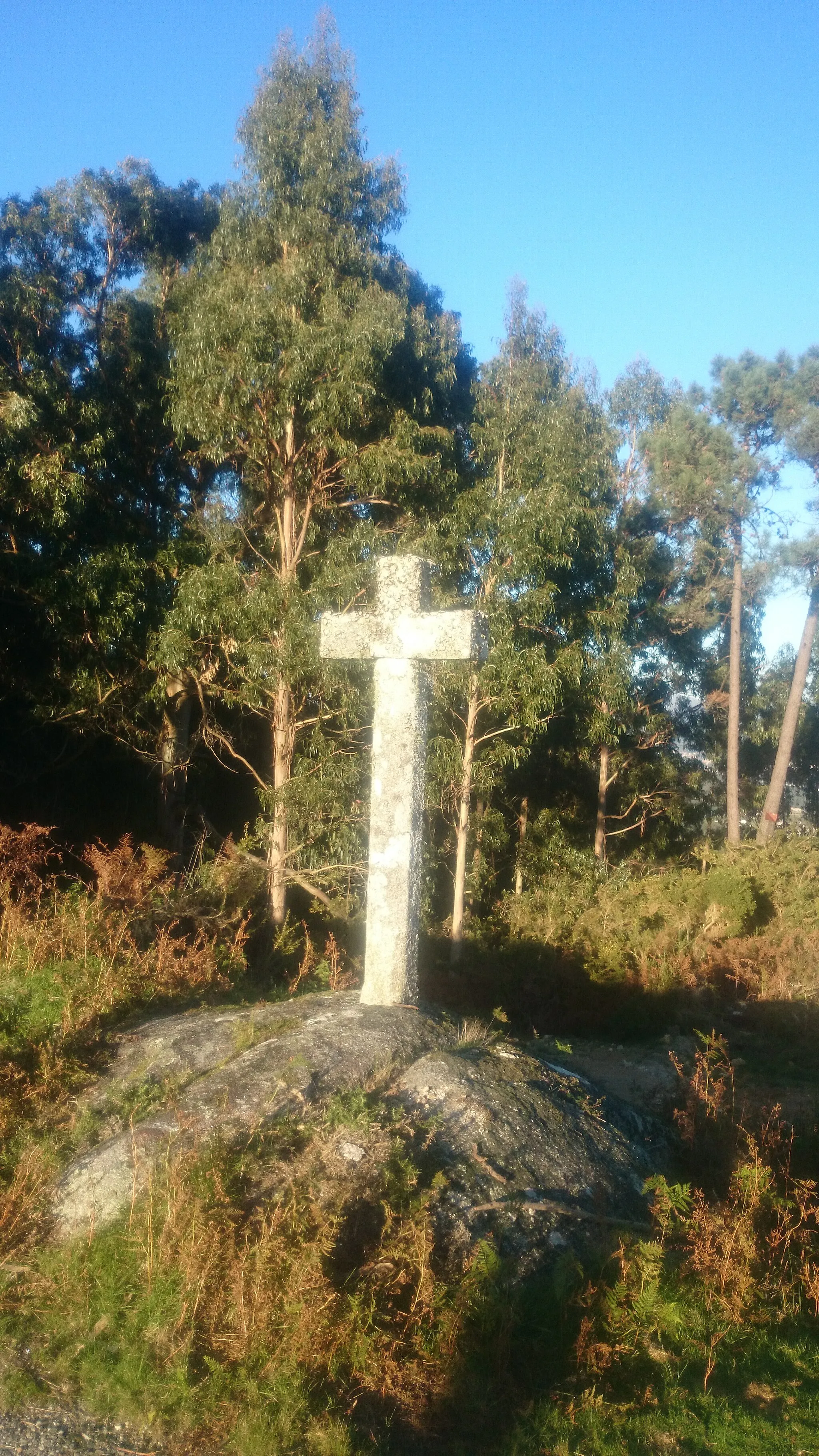 Photo showing: Cruz dos Cabreiros, no lugar dos Cabreiros, Chenlo, O Porriño.