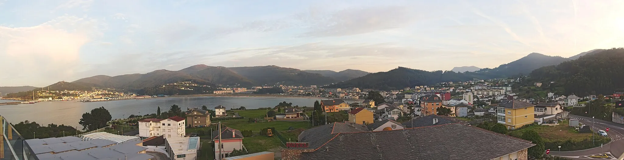 Photo showing: Panoramic view of Viveiro from Sacido, Galicia, Spain.