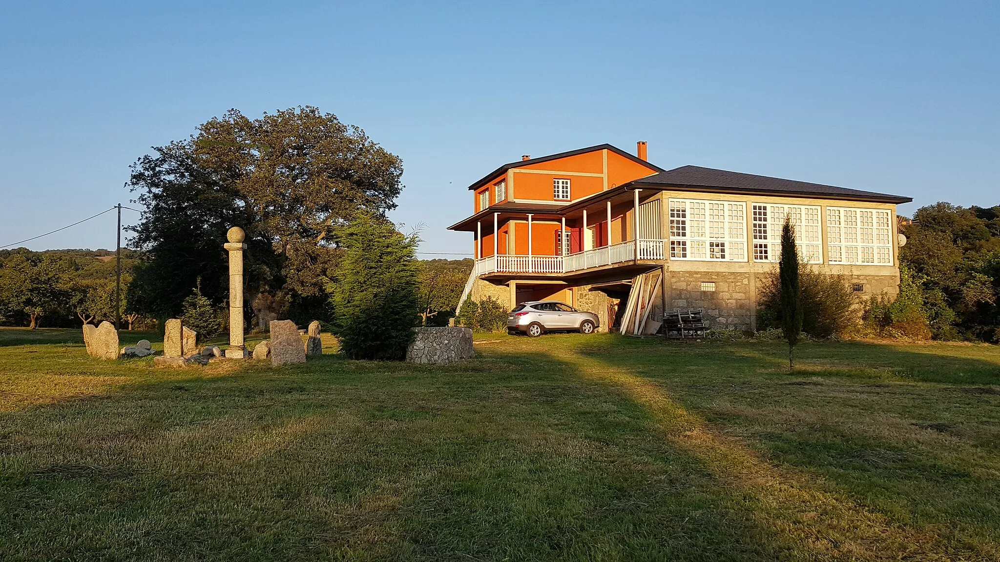 Photo showing: Nicanor's family house and property at Sas de Penelas, Ourense, Spain