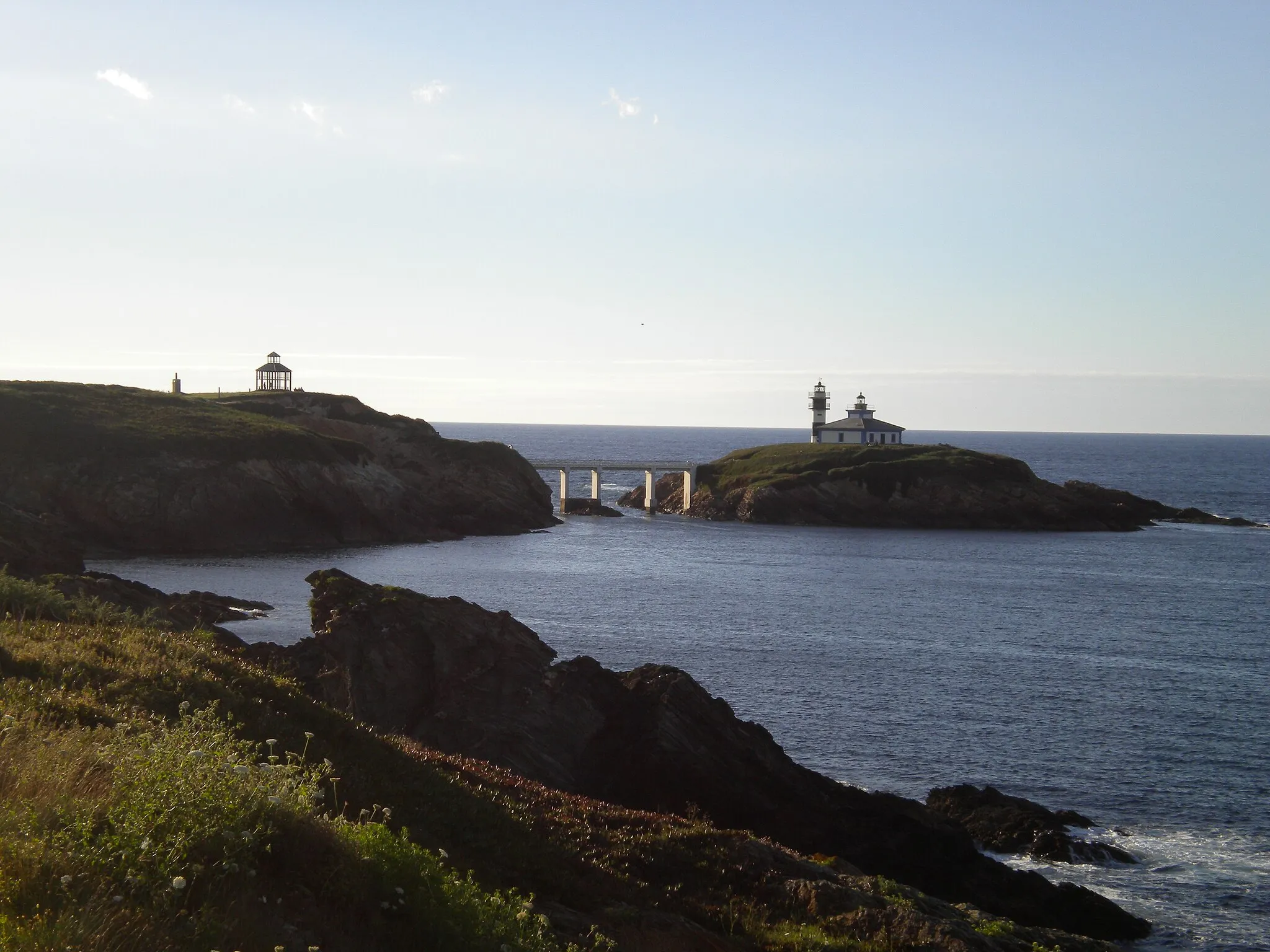 Photo showing: Imagen del faro de Ribadeo en Isla Pancha.