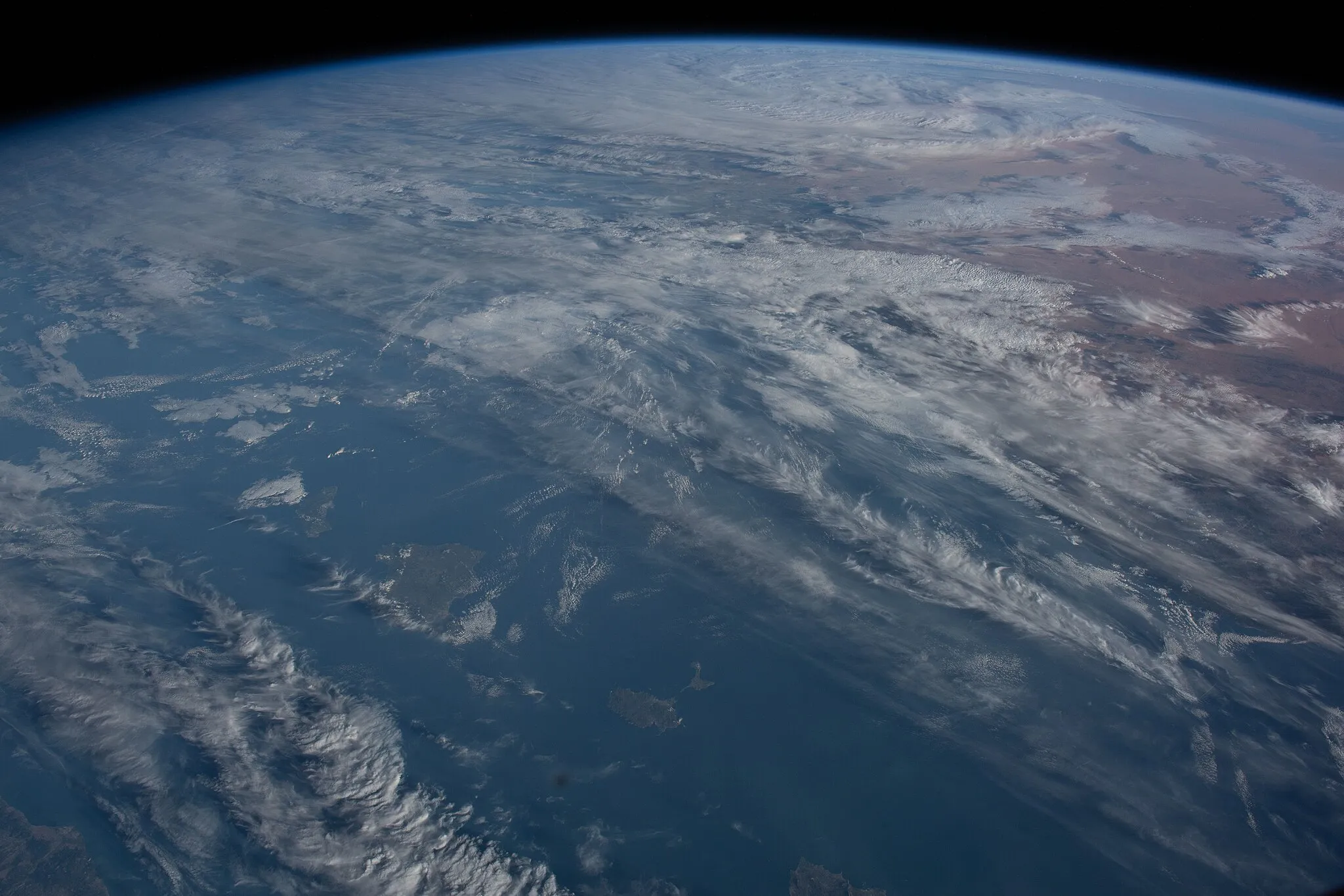 Photo showing: View of Earth taken during ISS Expedition 62.