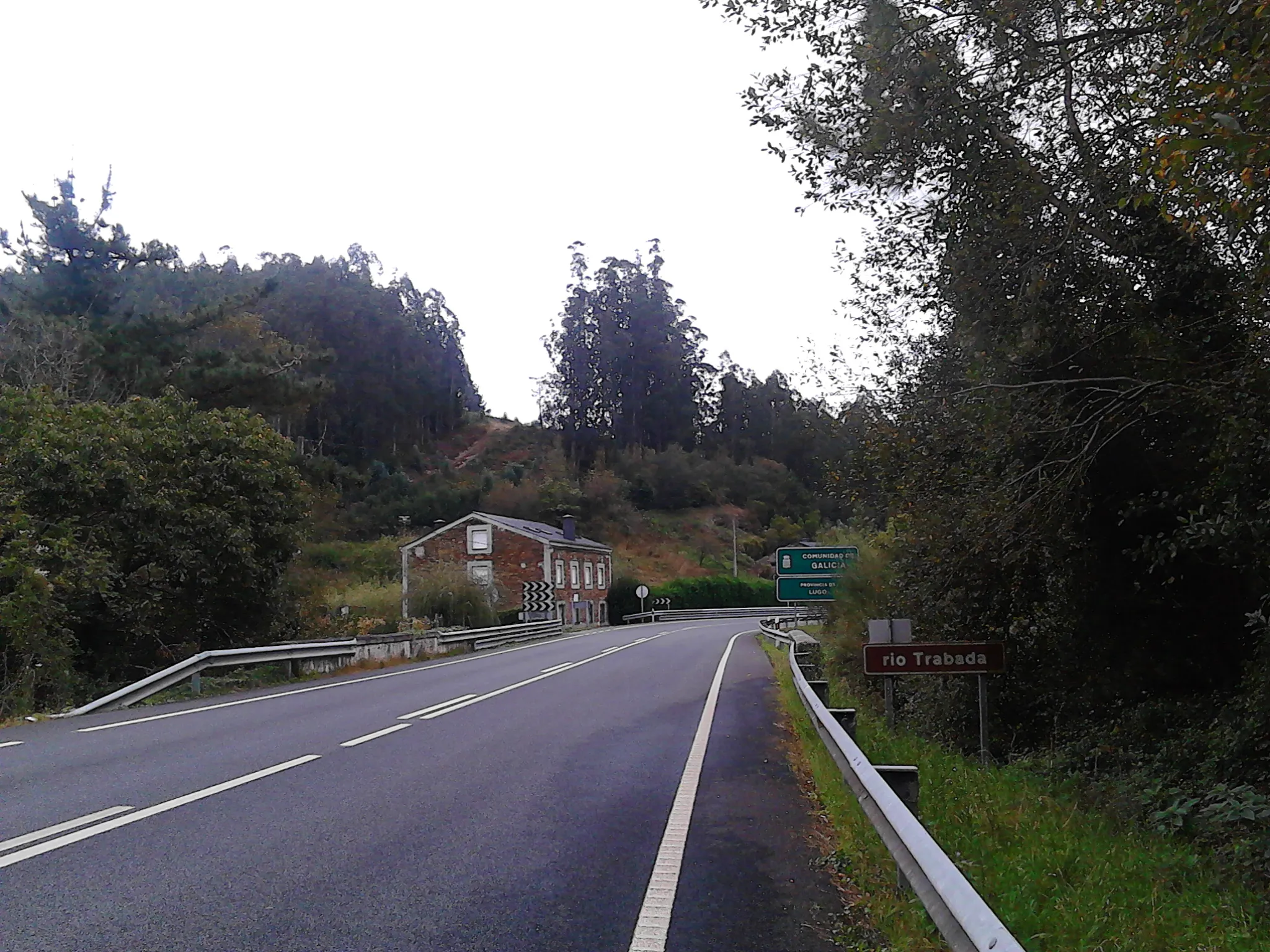 Photo showing: Entrada en Galicia desde Asturias pola estrada N-640, entre Santiso de Abres e Sante (Trabada)