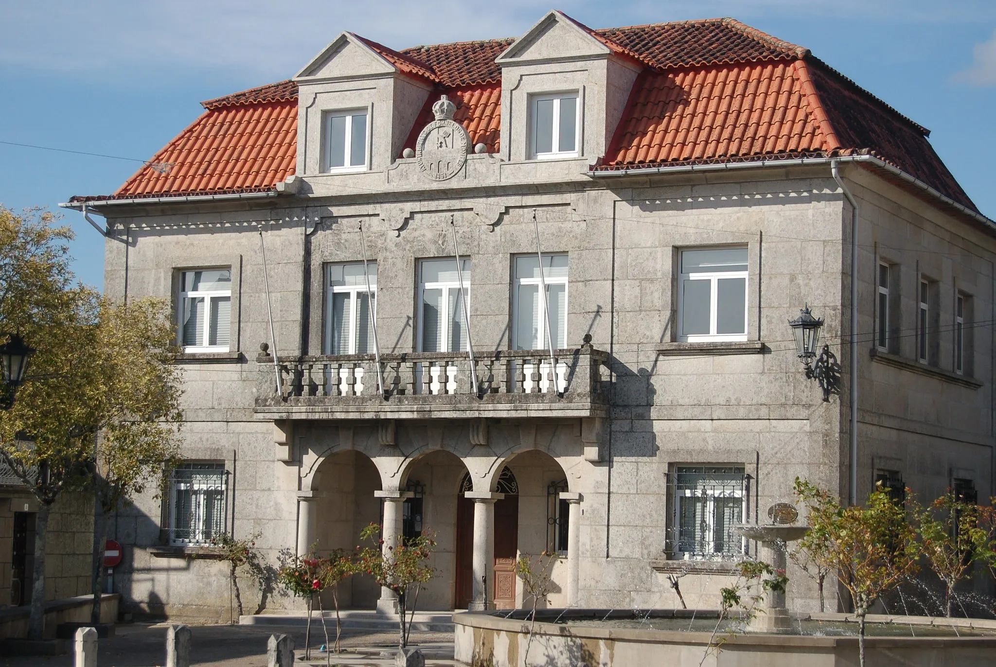 Photo showing: Casa consistorial de Fornelos de Montes