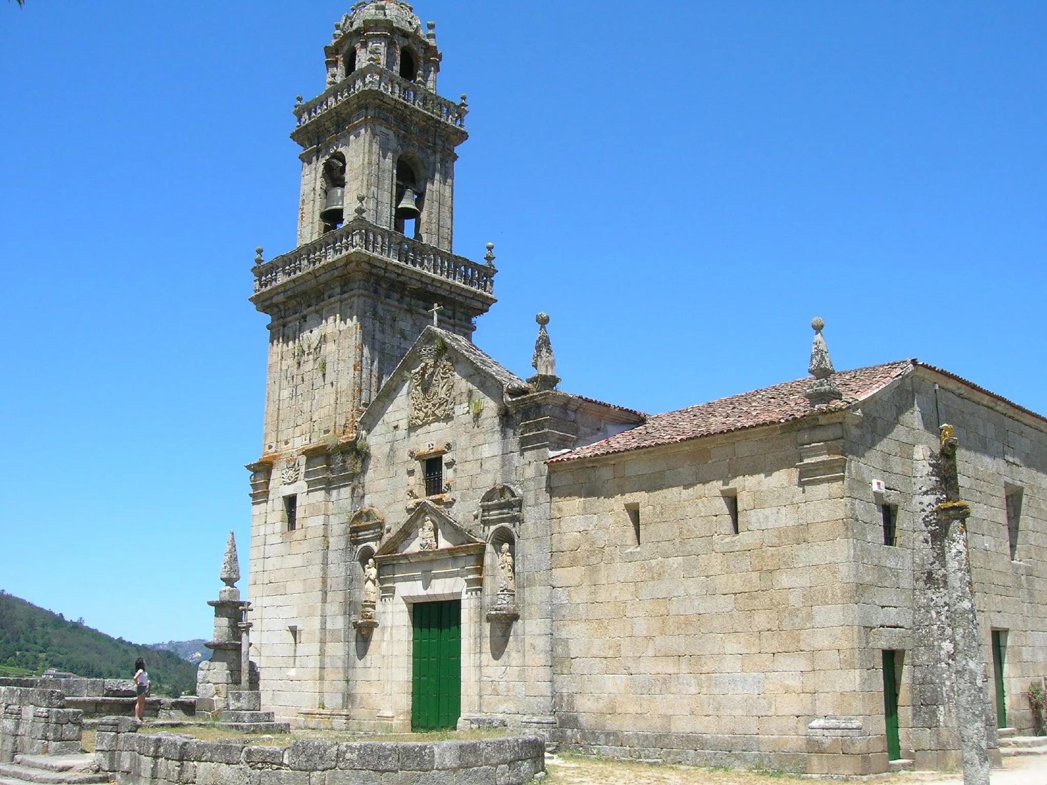 Photo showing: La iglesia parroquial de Santa María de Beade contiene restos arquitectónicos que van desde el románico hasta nuestra época.