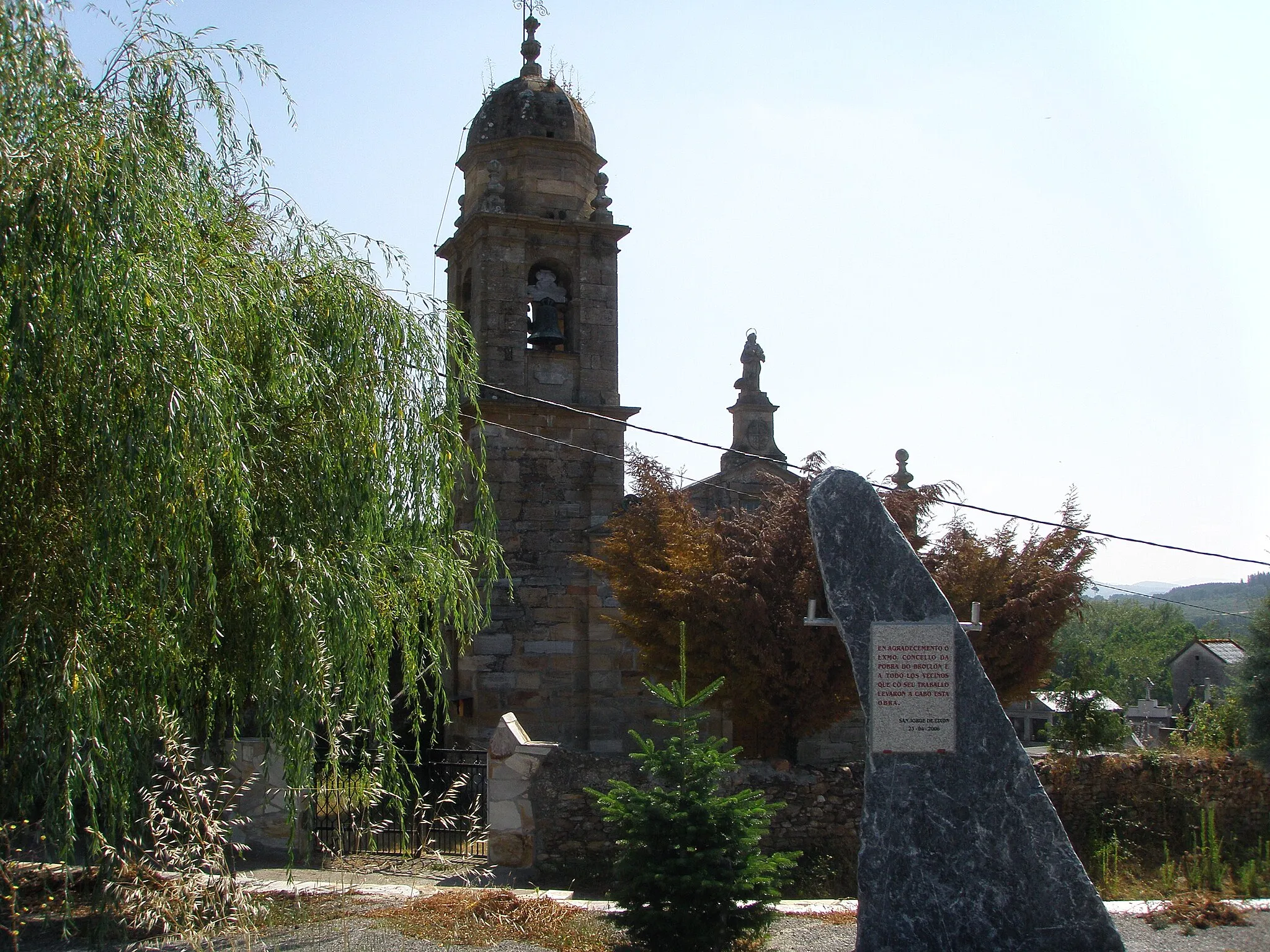 Photo showing: Eixón. Church