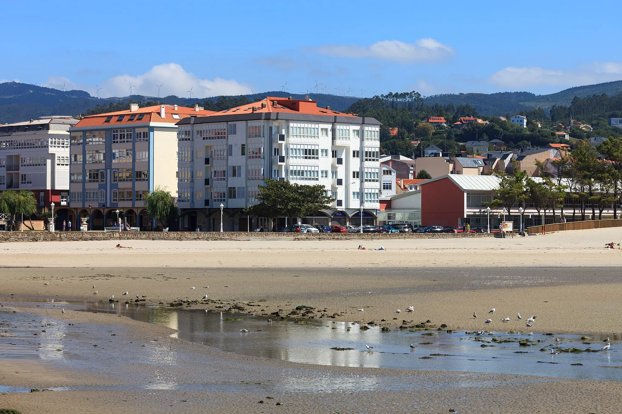 Photo showing: Cedeira beach at low tide and mouth of the river Condomiña, Cedeira, Galicia