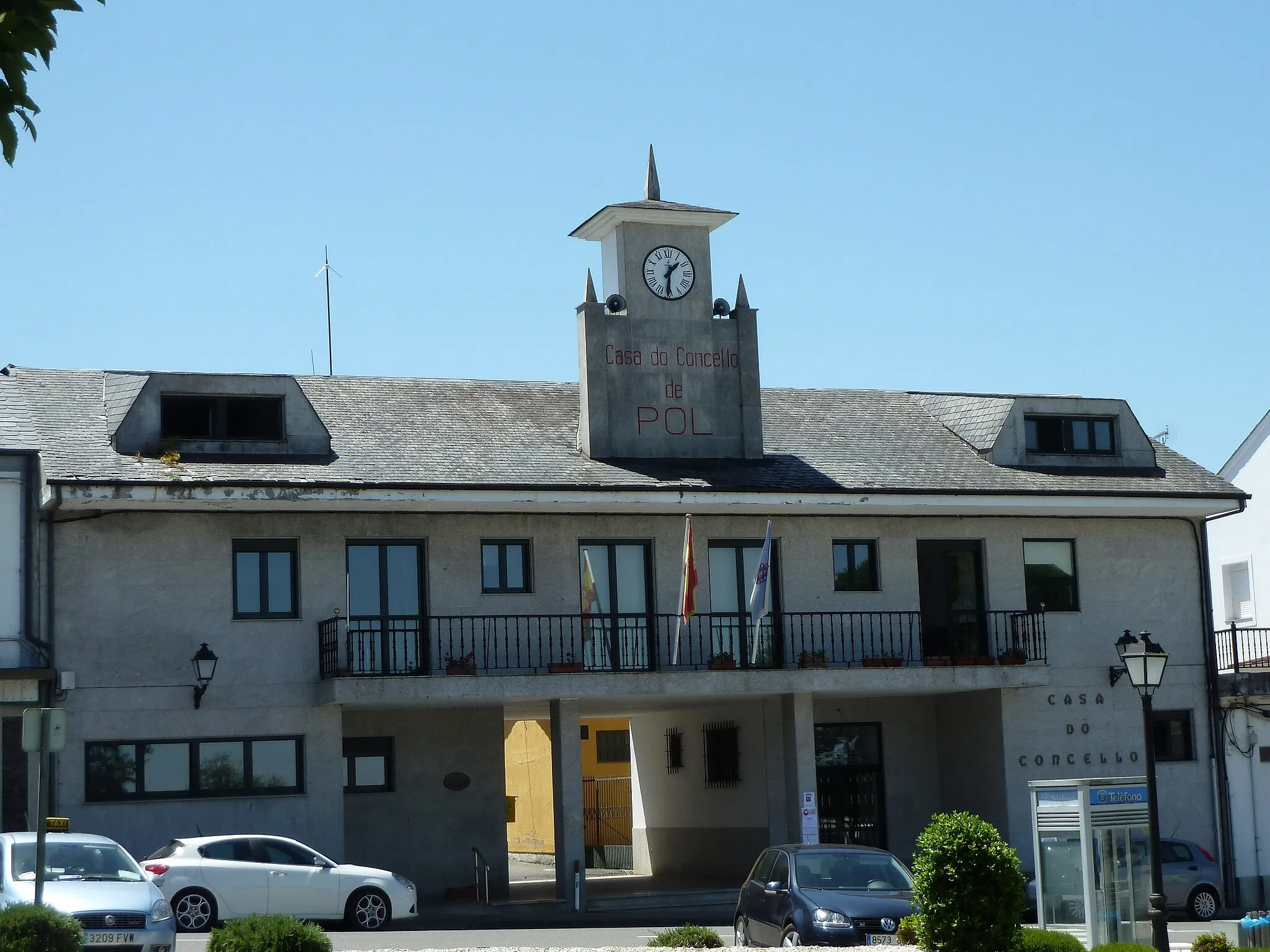 Photo showing: Casa do concello de Pol, provincia de Lugo.