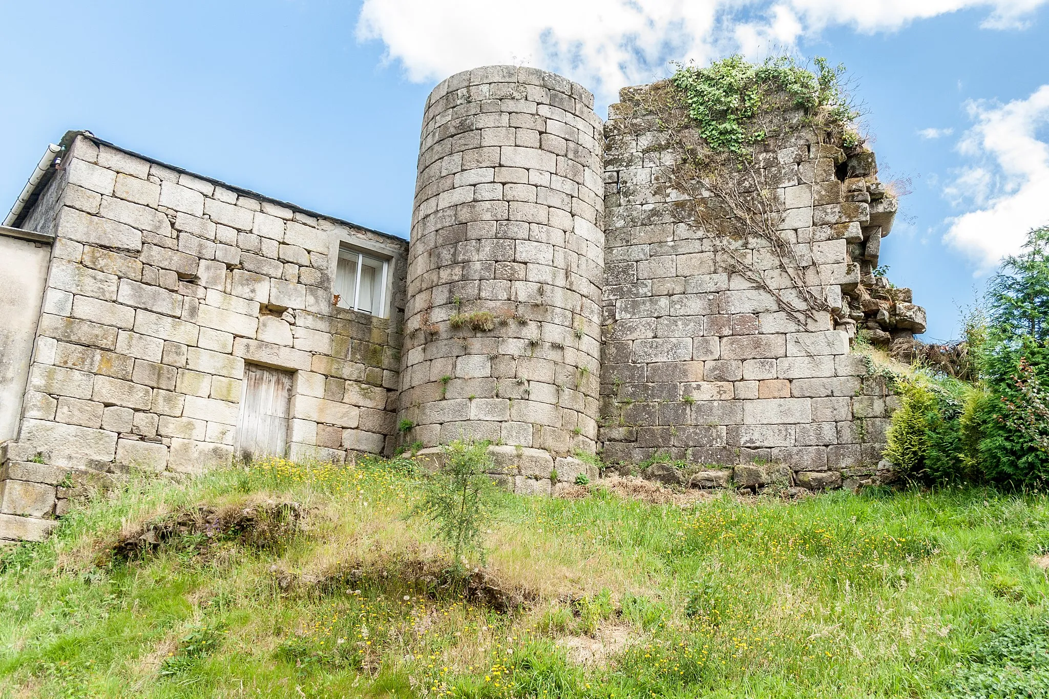 Photo showing: Restos do Castelo da Pobra de Parga, Guitiriz.