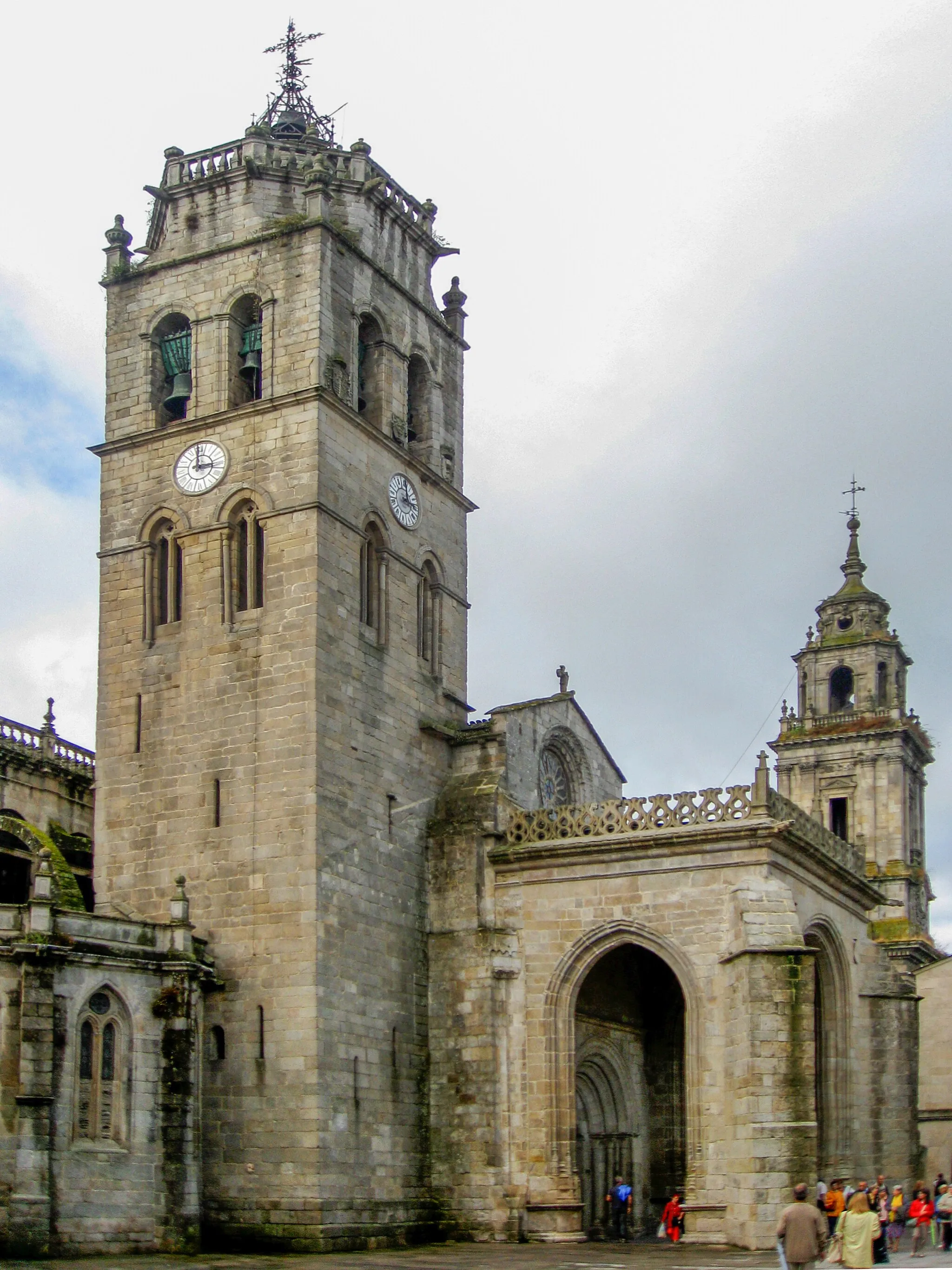 Photo showing: CAtedral de Lugo, torre e fachada.