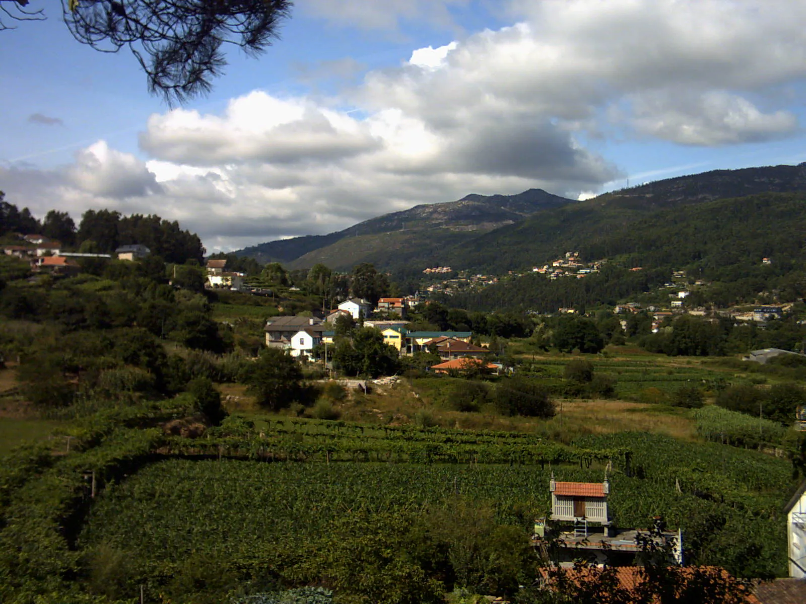 Photo showing: View of Mos, Galicia, Spain.