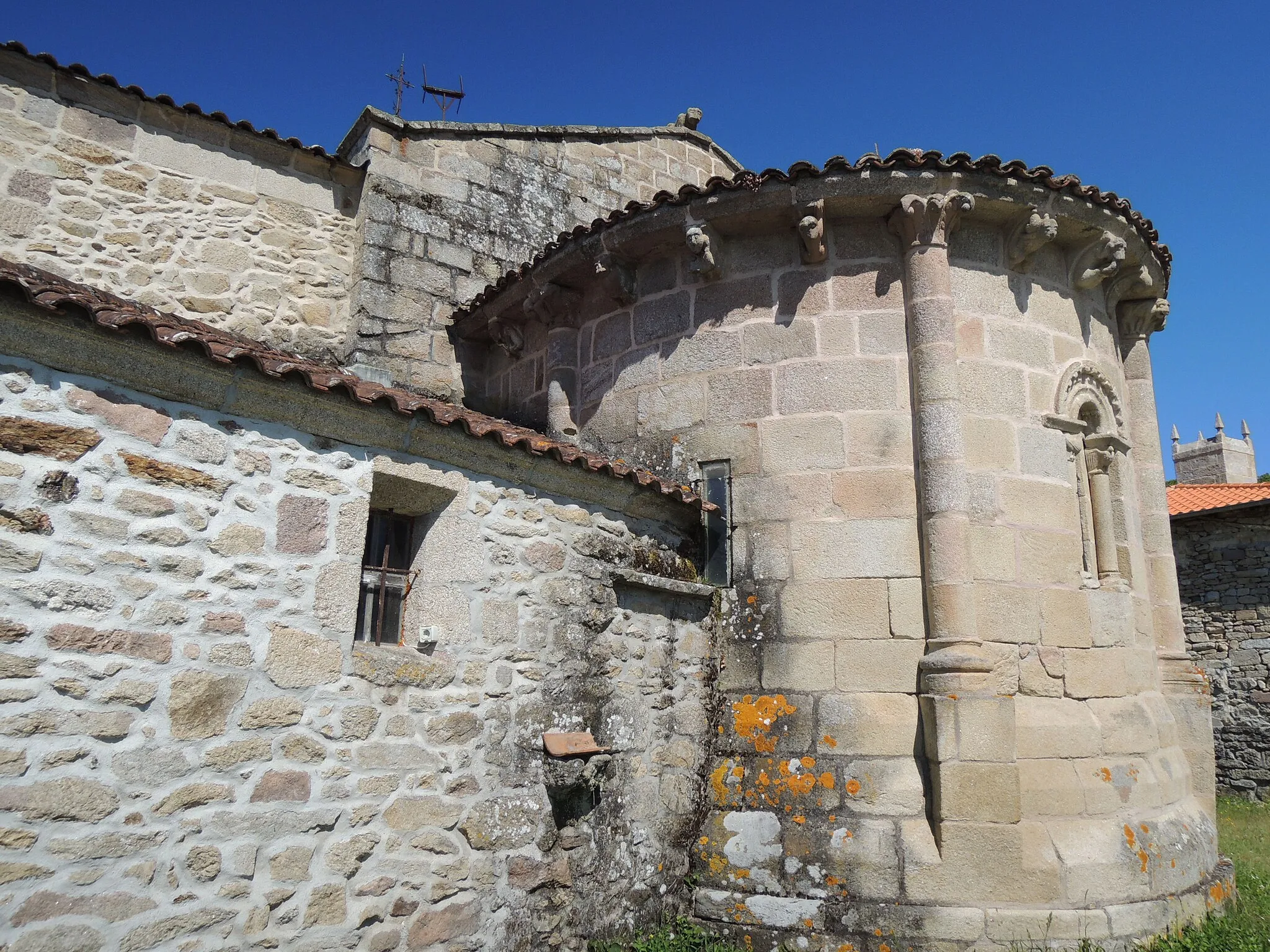 Photo showing: Iglesia de Santiago de Requeixo