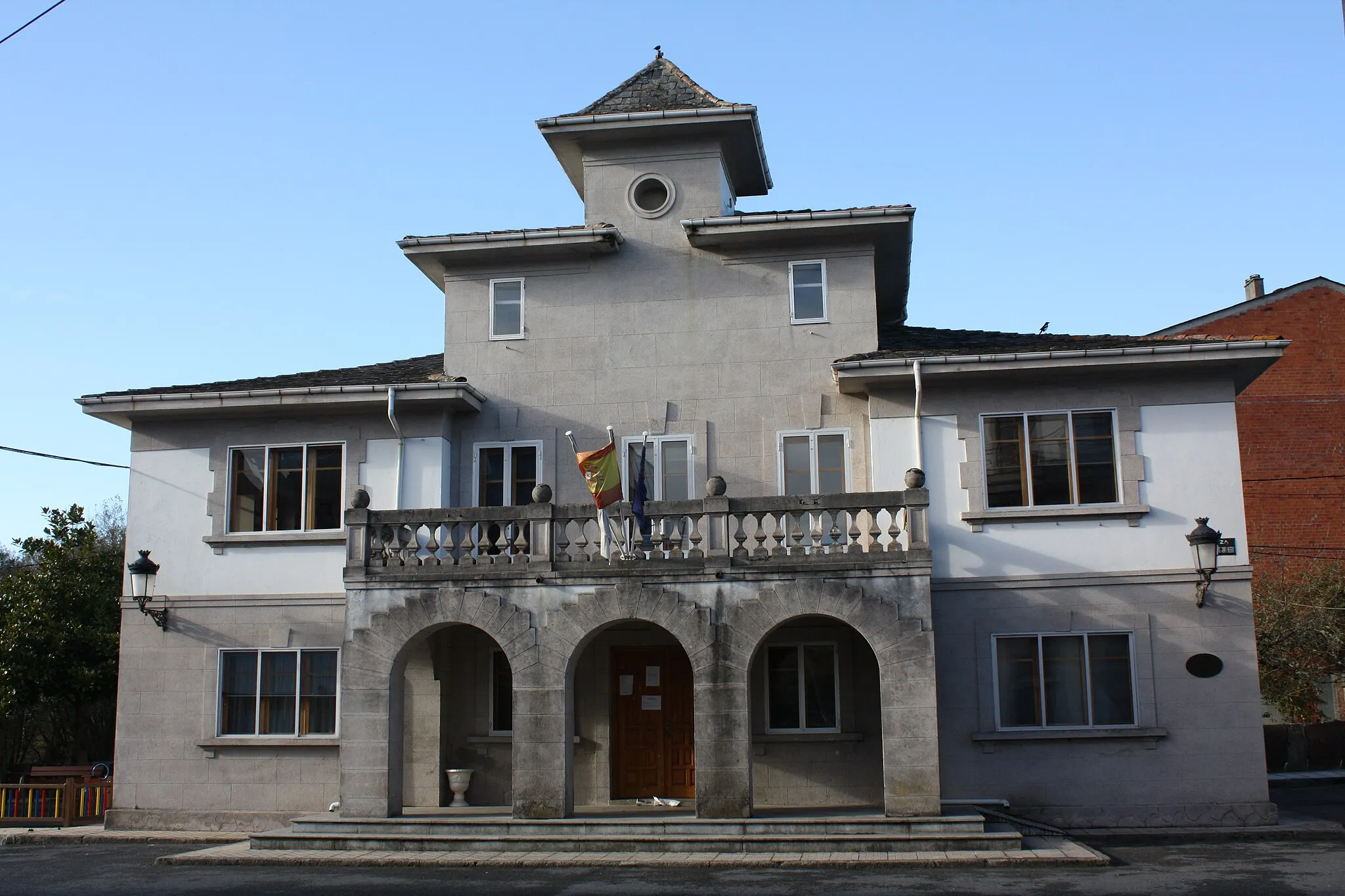 Photo showing: Casa do concello de Begonte (Lugo).