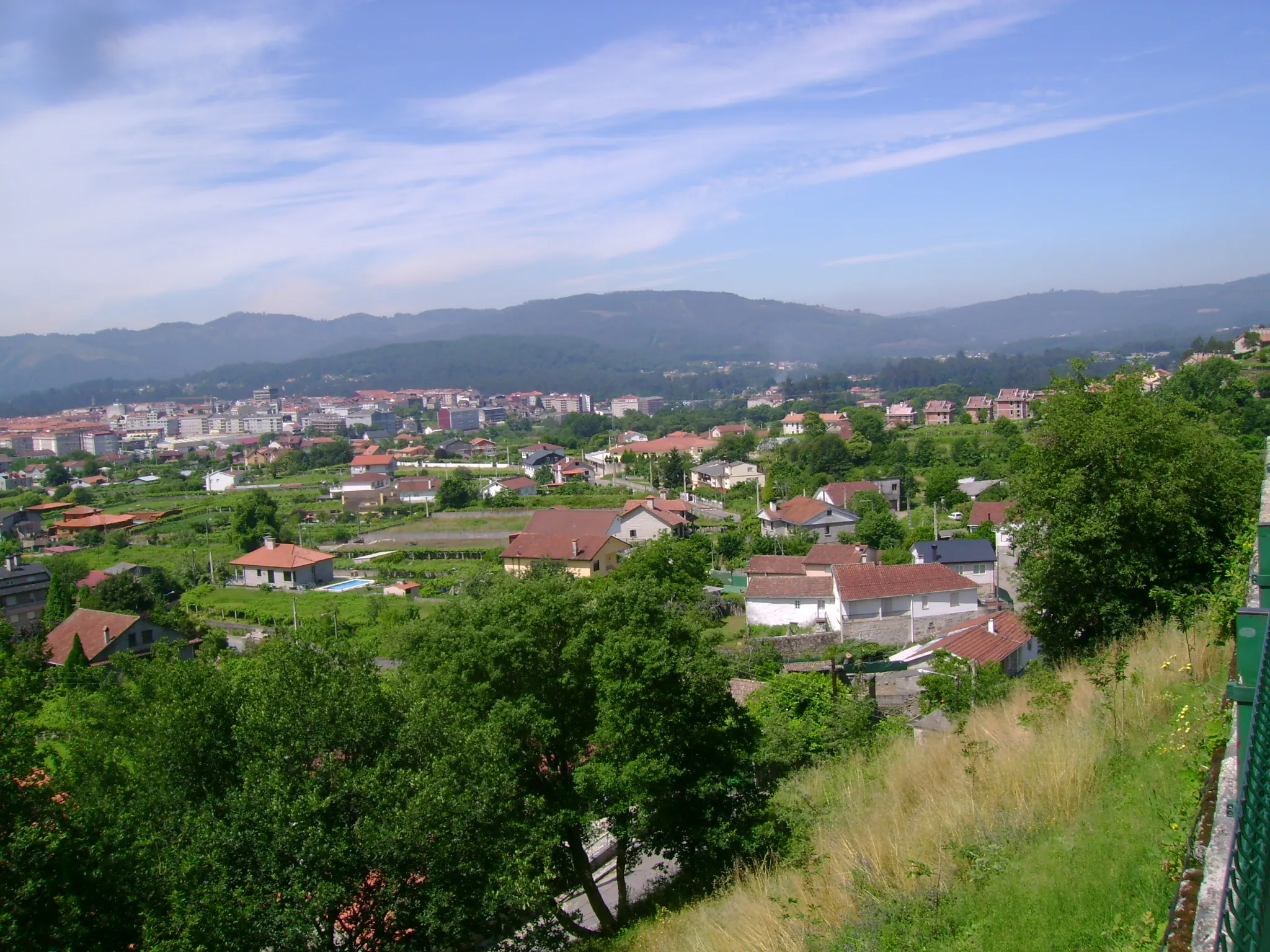 Photo showing: Vista desde el convento de Canedo sobre Ponteareas