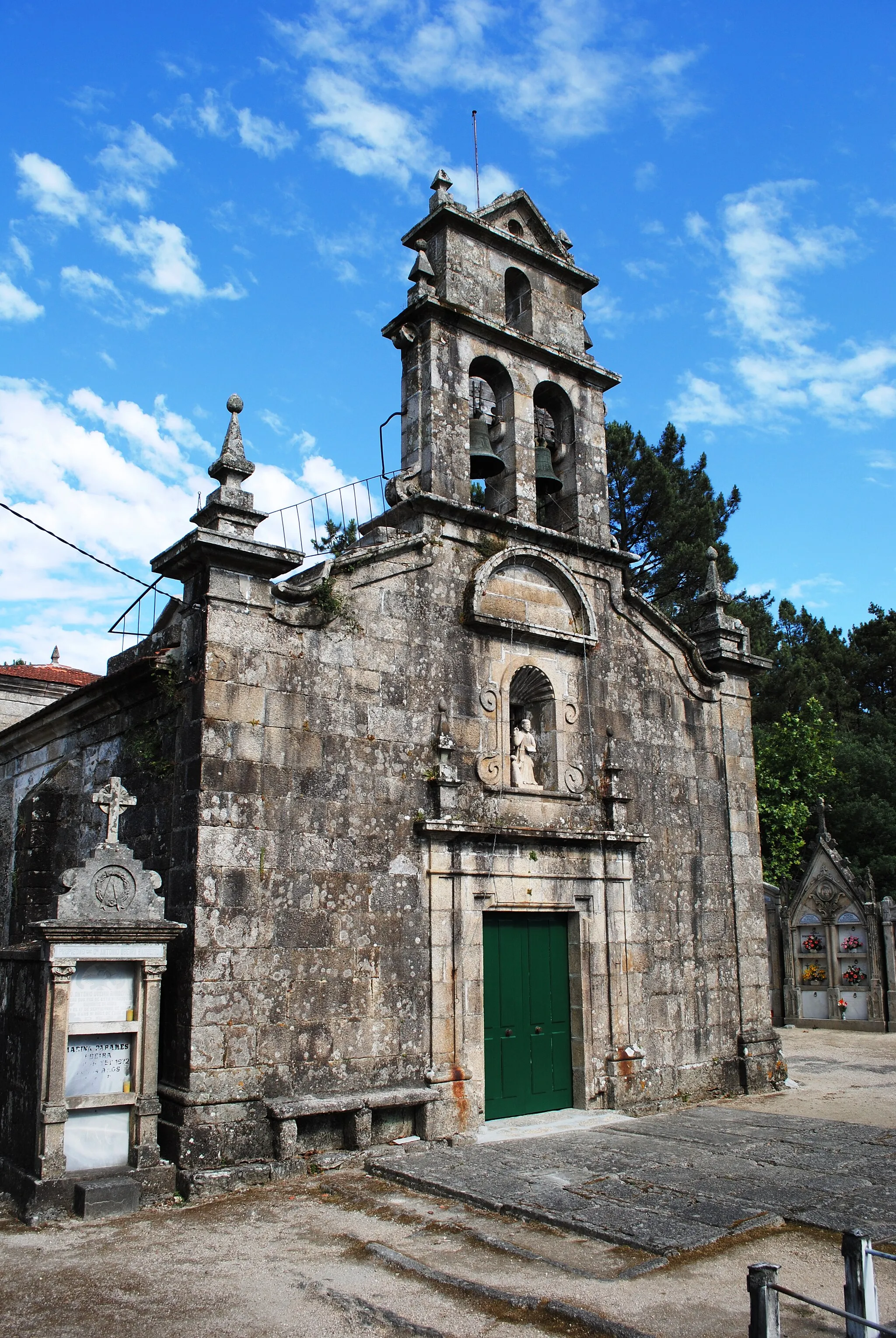 Photo showing: San Mateo de Oliveira, Ponteareas, igrexa parroquial.