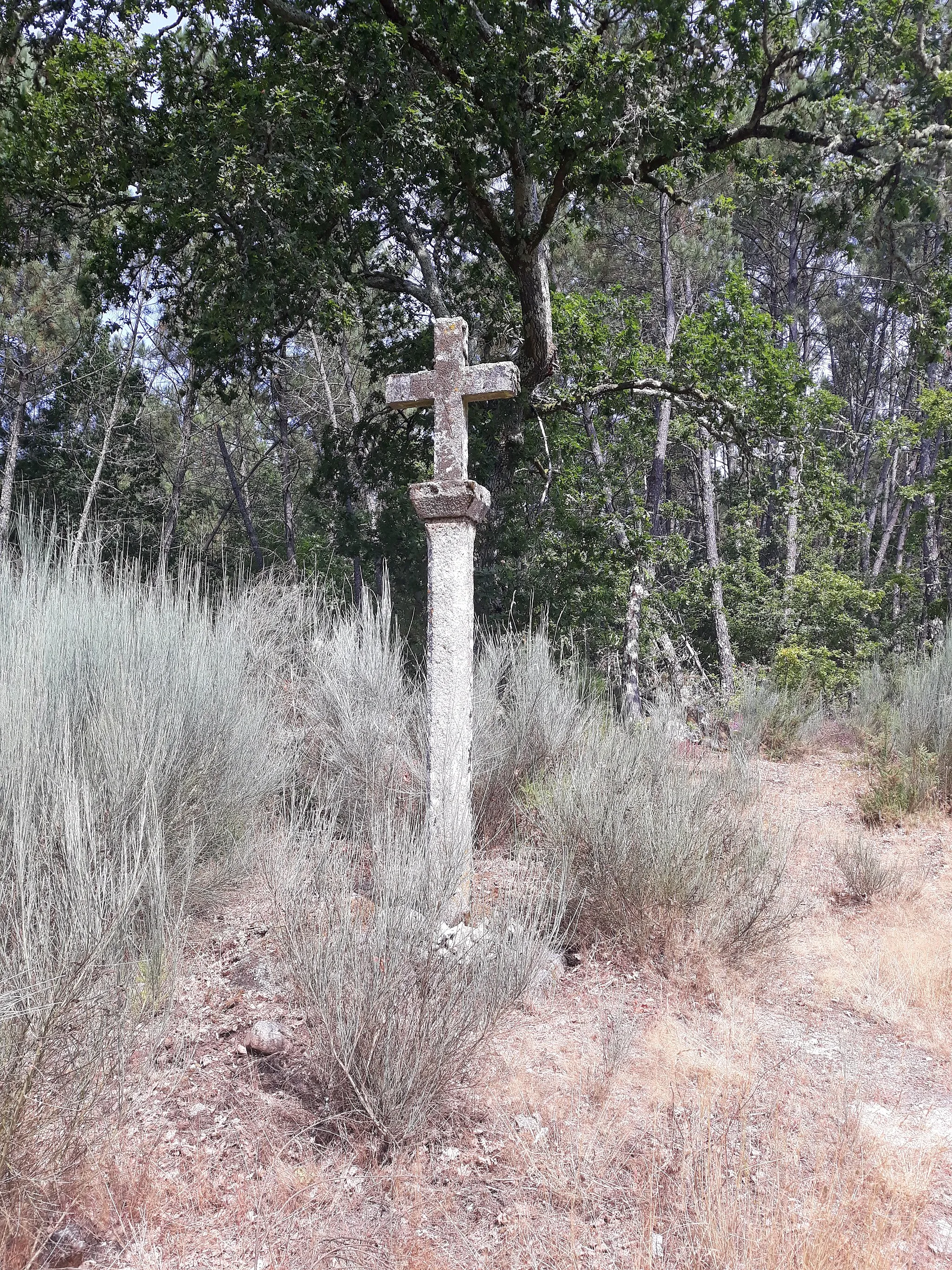Photo showing: Wayside cross by the Sanabria Way of St James. Cea, Ourense province, Galicia, Spain.