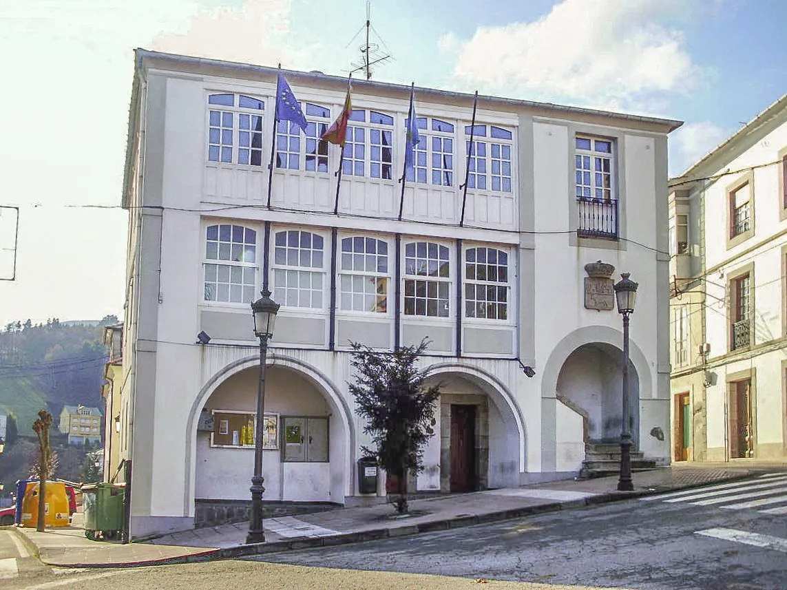 Photo showing: This picture shows the town hall of Boal (Asturias, Spain).