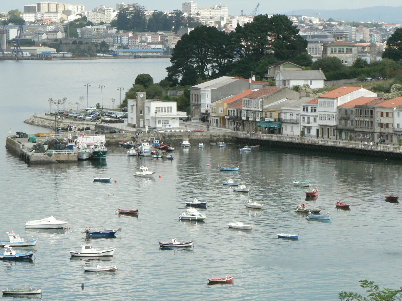 Photo showing: Le petit port de Mugardos (A Coruña)