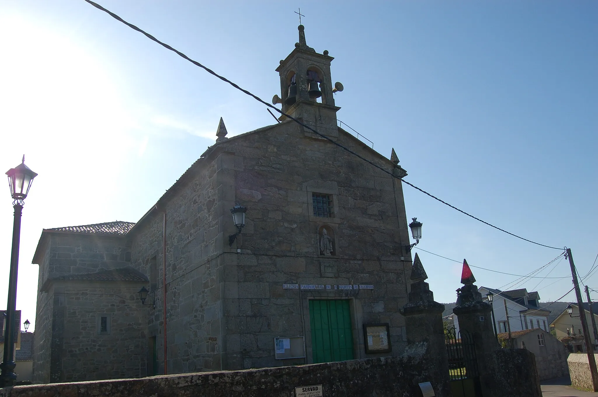 Photo showing: Igrexa parroquial de San Martiño de Oleiros (Ribeira).