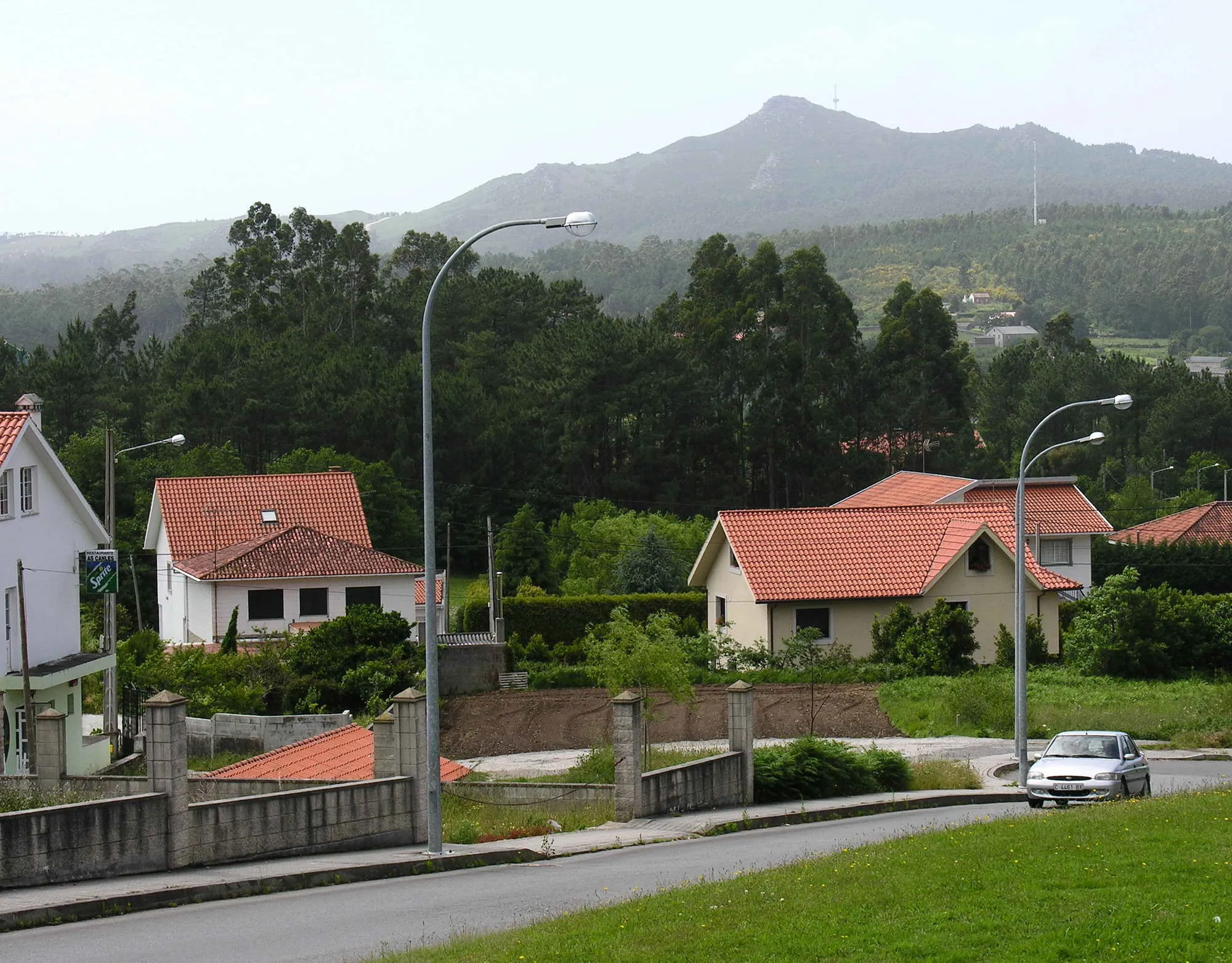 Photo showing: Vista da parroquia de Oleiros, Ribeira (Galicia) desde o hospital do Barbanza