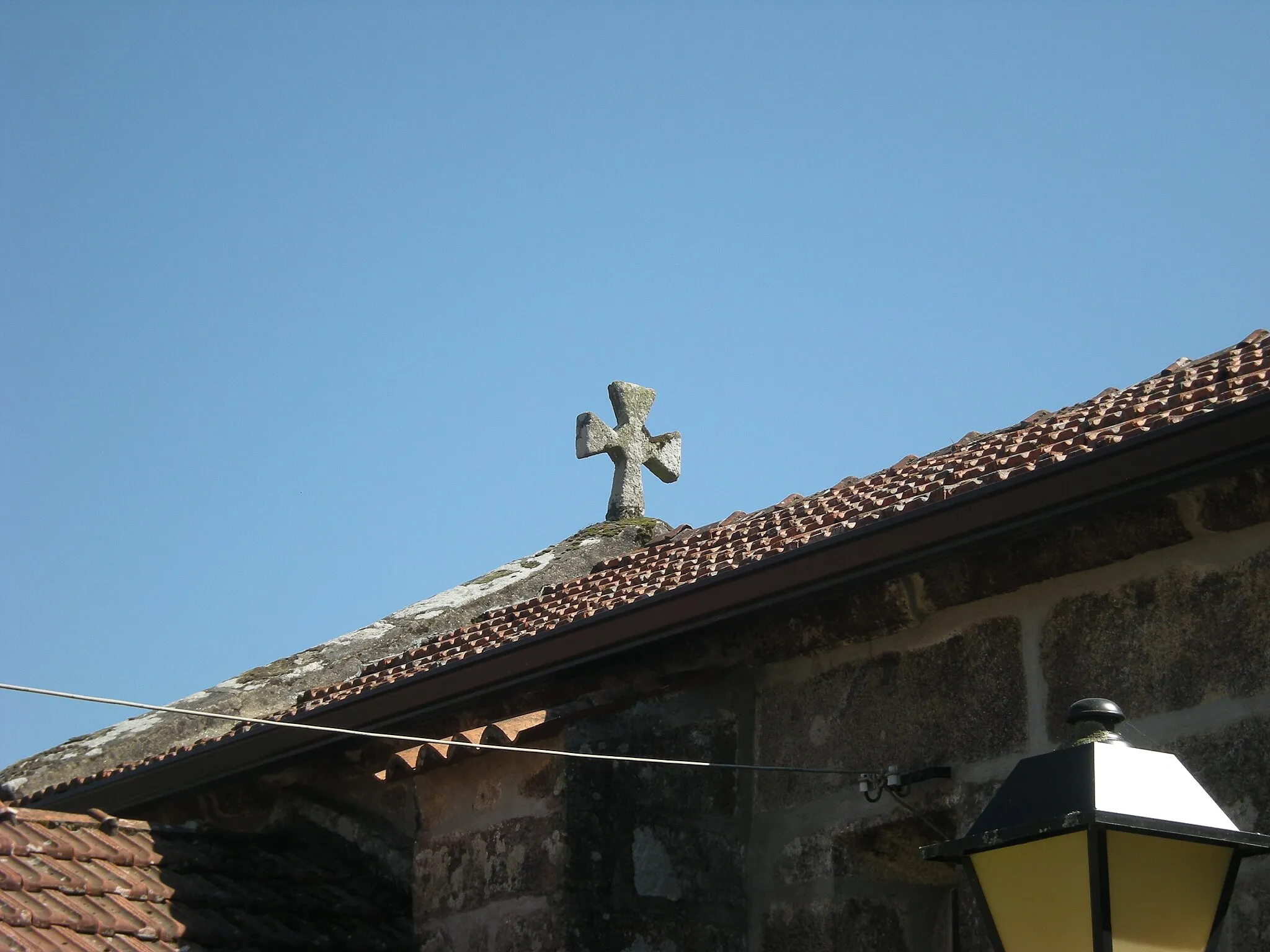 Photo showing: Cruz antefija sobre el testero de la nave.