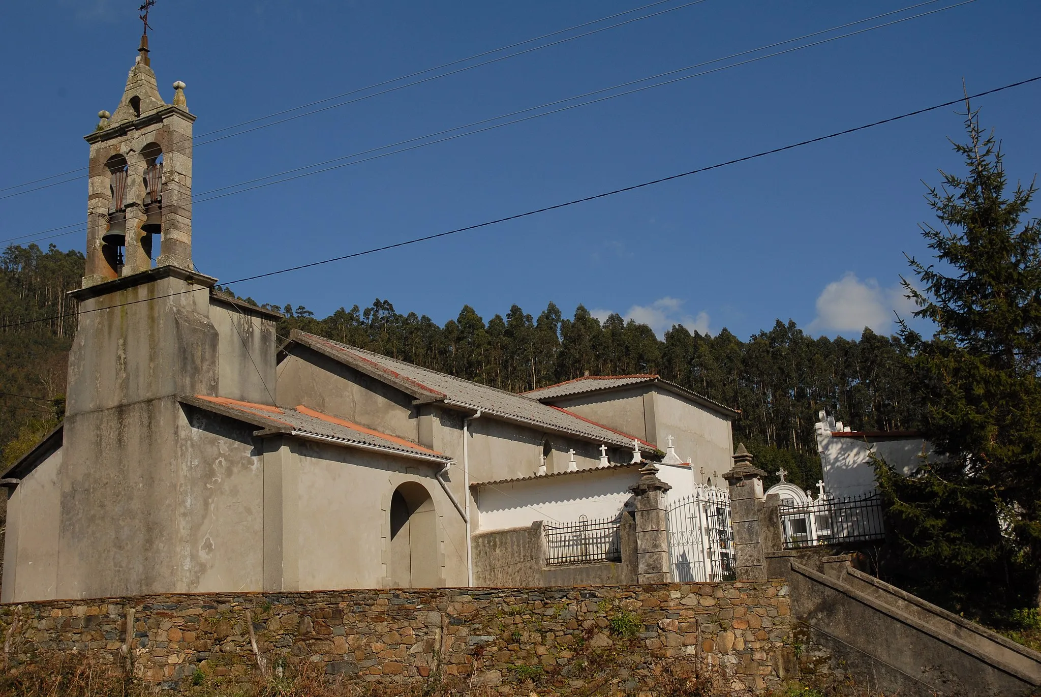 Photo showing: Igrexa de Santiago de Landoi no concello de Cariño