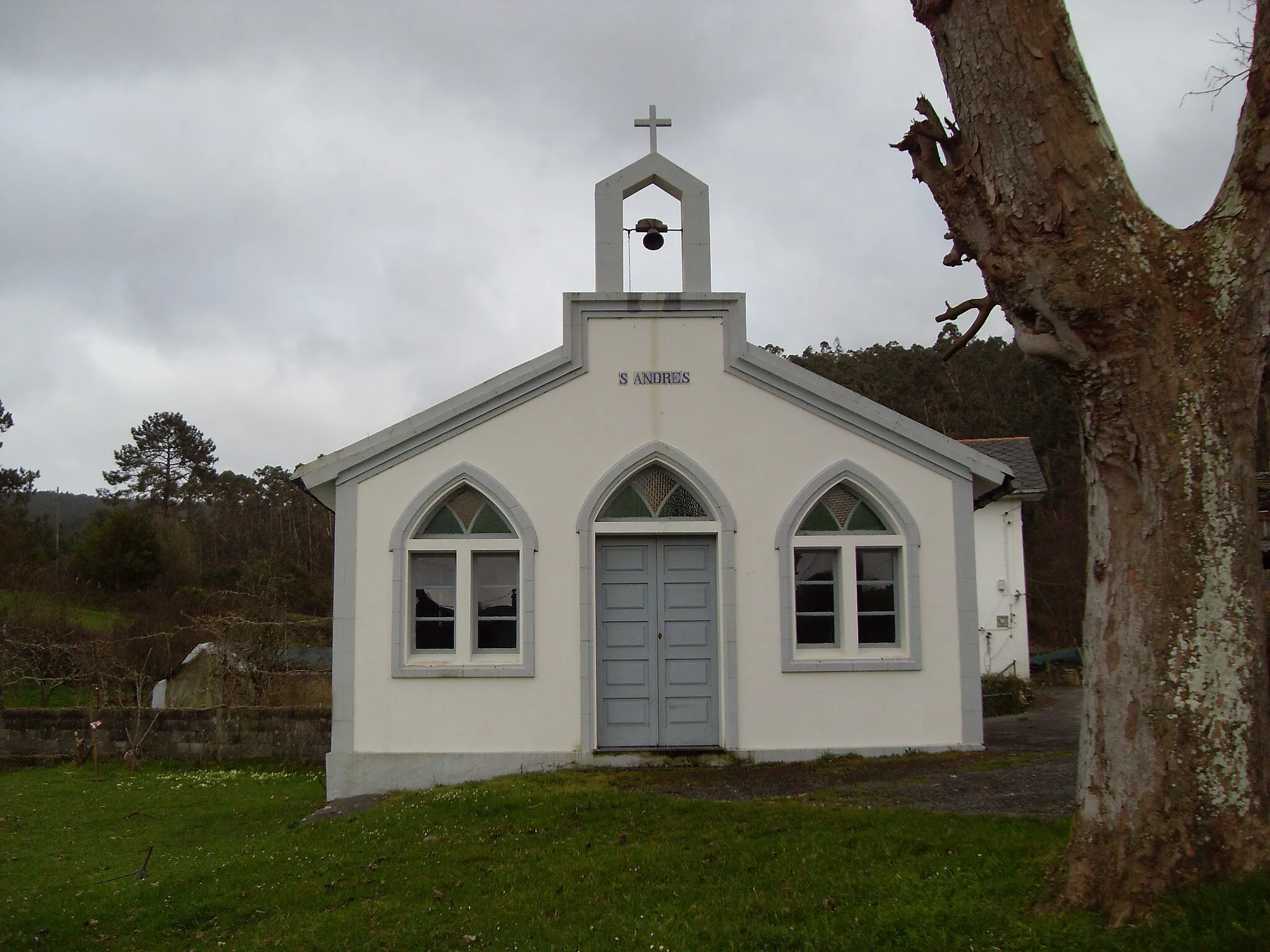 Photo showing: Igrexa de Santo Andrés na parroquia deLoiba no concello de Ortigueira.