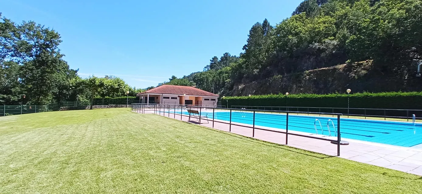 Photo showing: Piscina munipales Baño del Monte