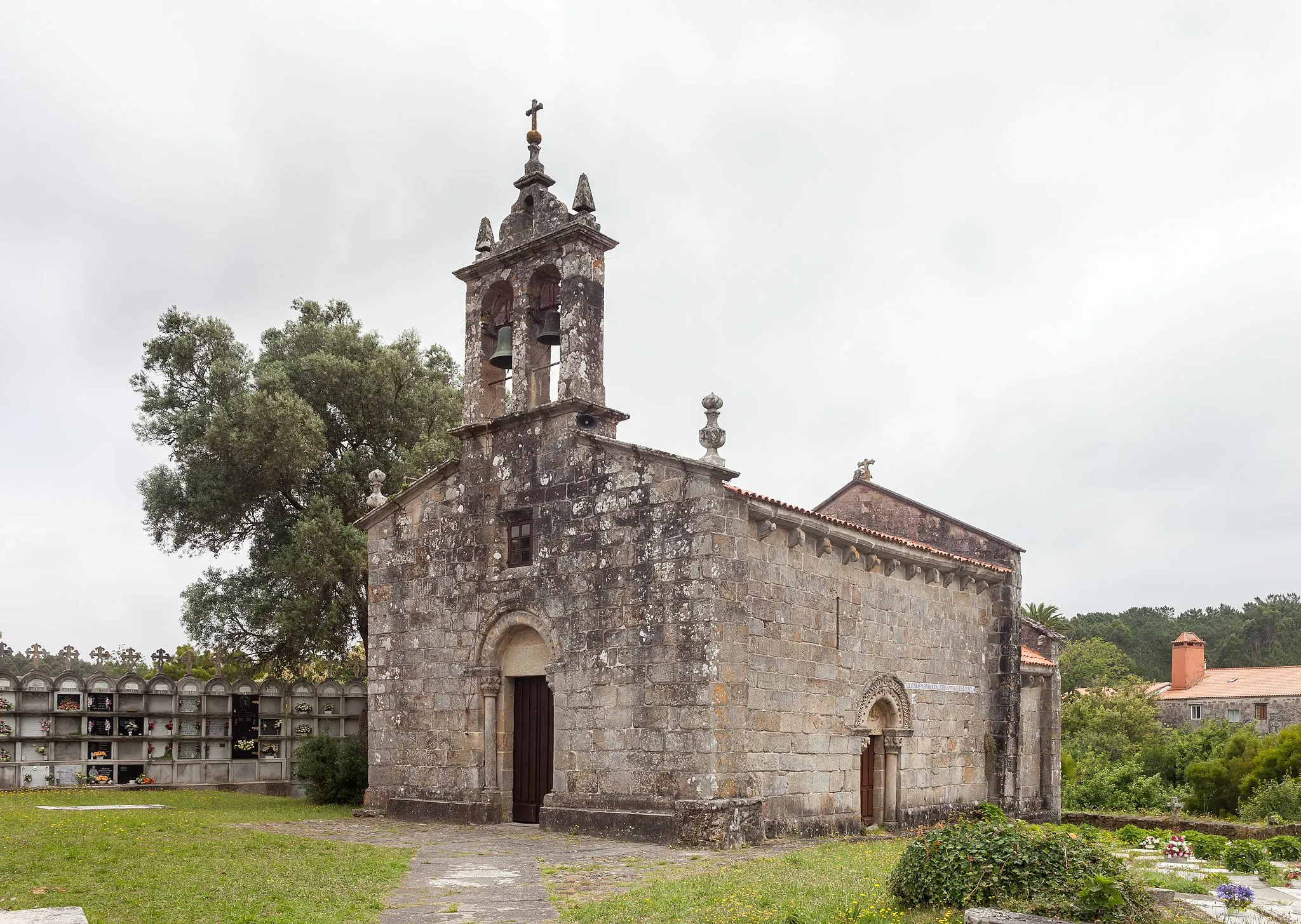 Photo showing: Church of Santiago de Cereixo, Vimianzo, Galicia (Spain).