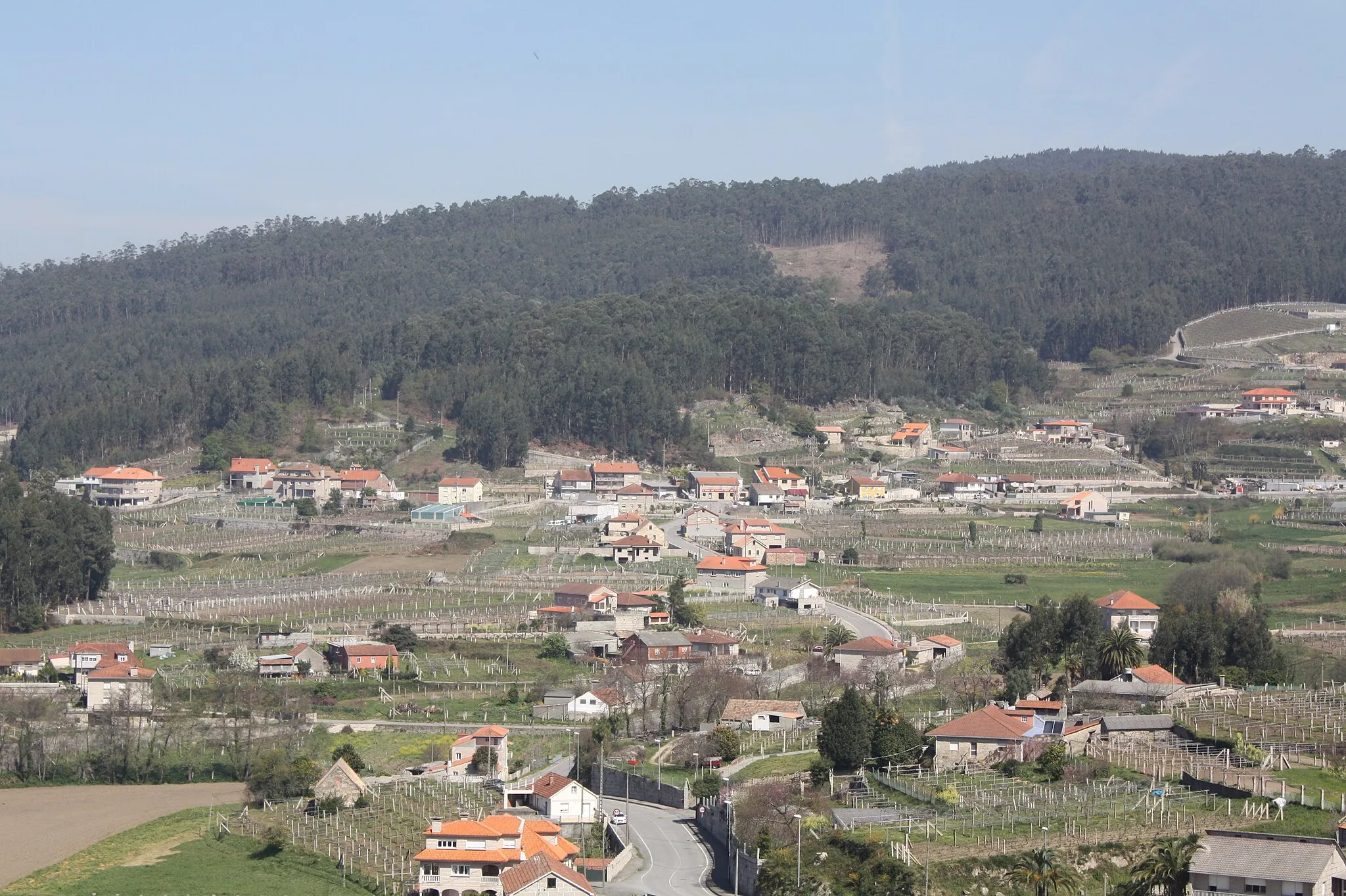 Photo showing: Vista panorámica do lugar de Galiñáns, da parroquia de Lores, do concello de Meaño (Pontevedra)