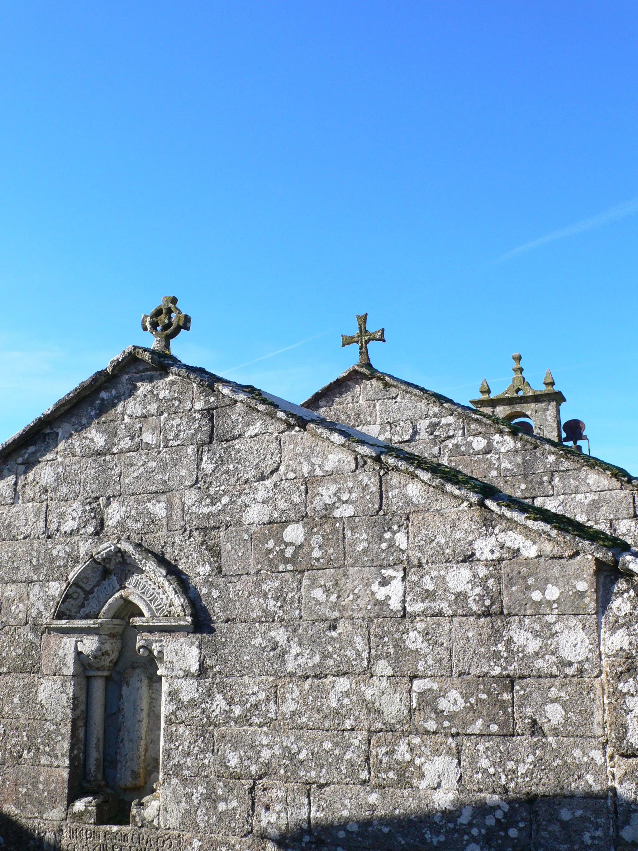 Photo showing: Ábsida da igrexa de San Martiño de Asperelo, Rodeiro