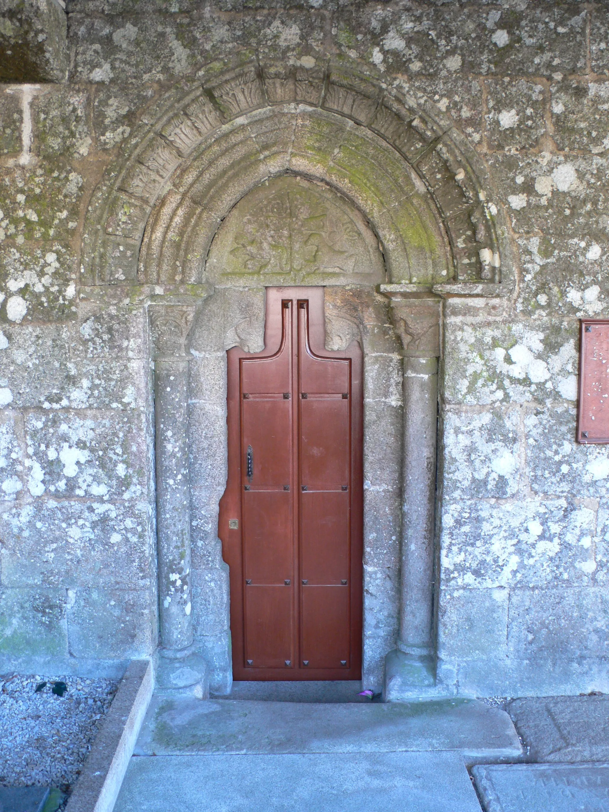 Photo showing: Porta norte da igrexa de San Martiño de Asperelo, Rodeiro