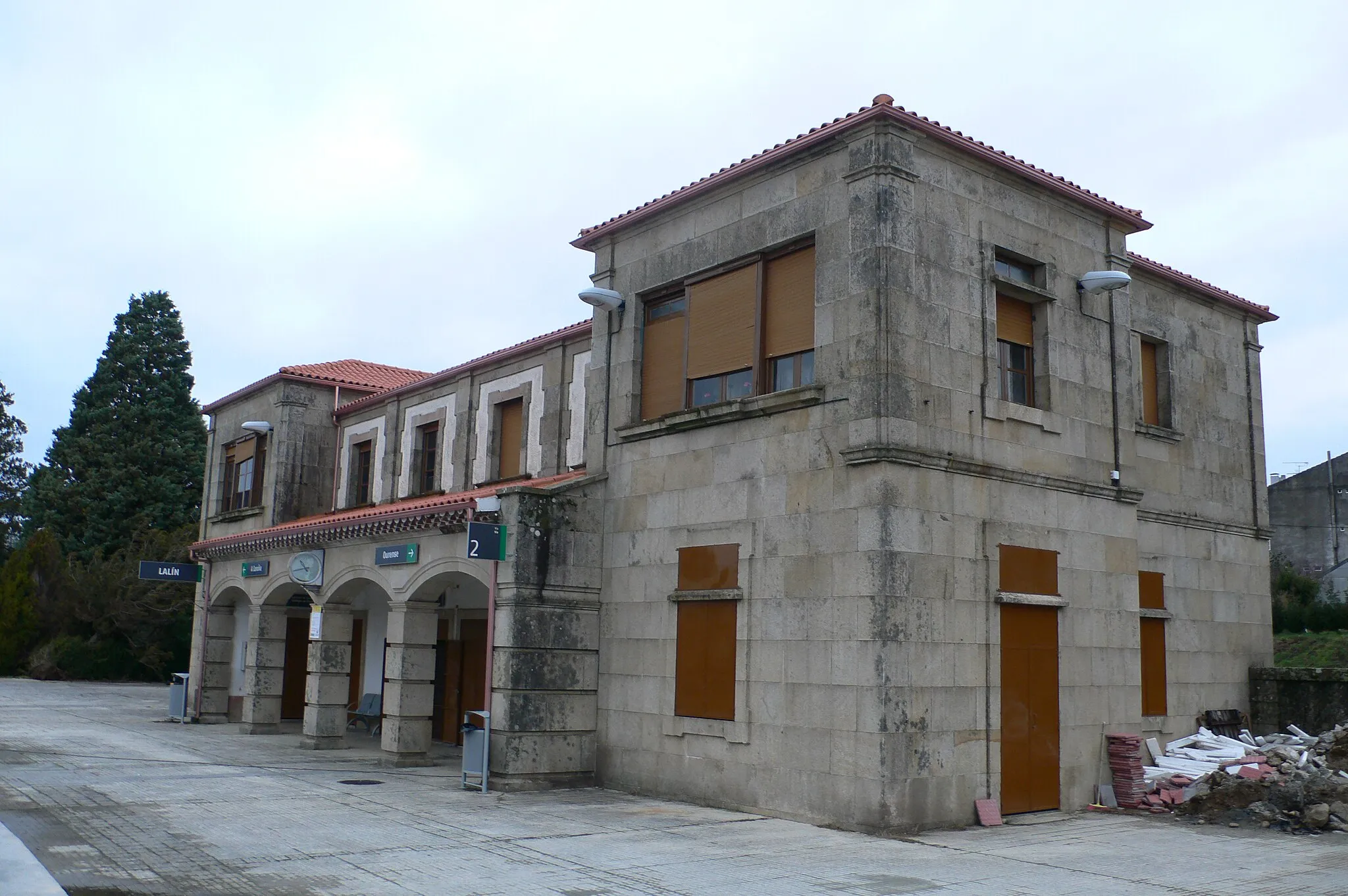Photo showing: Vista del edificio de viajeros