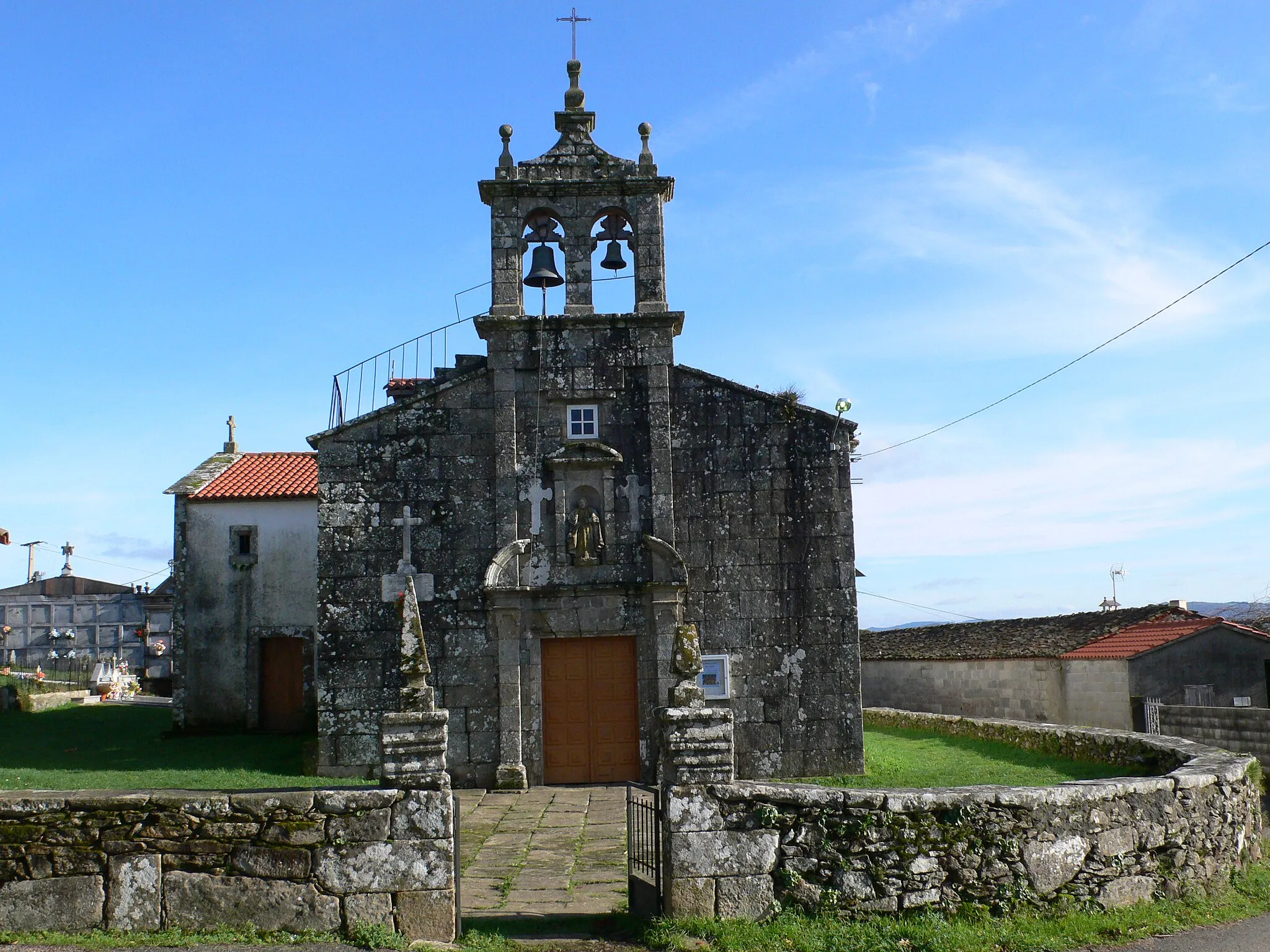 Photo showing: Igrexa de San Pedro de Cumeiro, Vila de Cruces