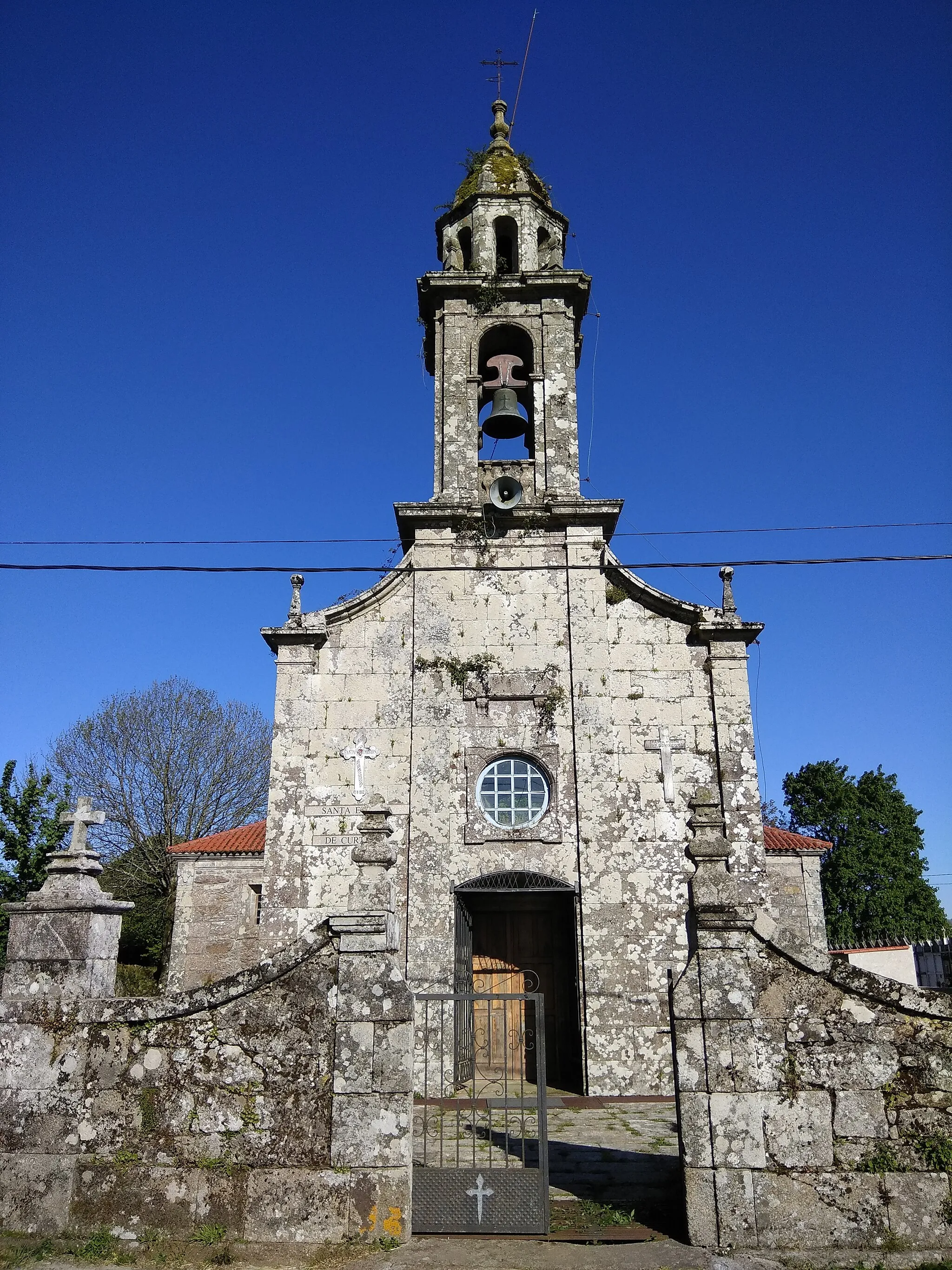 Photo showing: Igrexa de Santaia de Curtis (Curtis, Galiza).